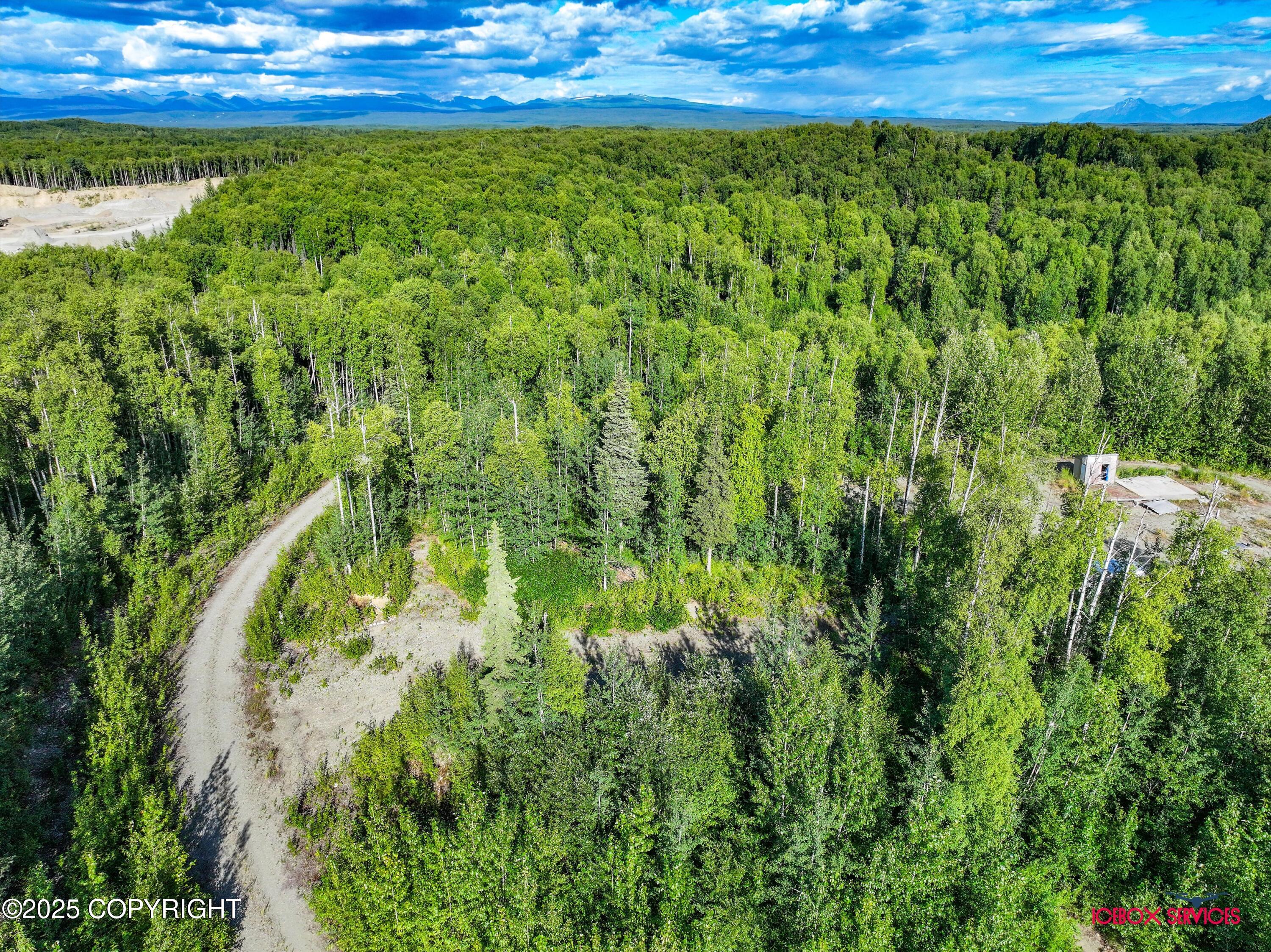 24777 W Honeybee Lake Drive Property Photo 7