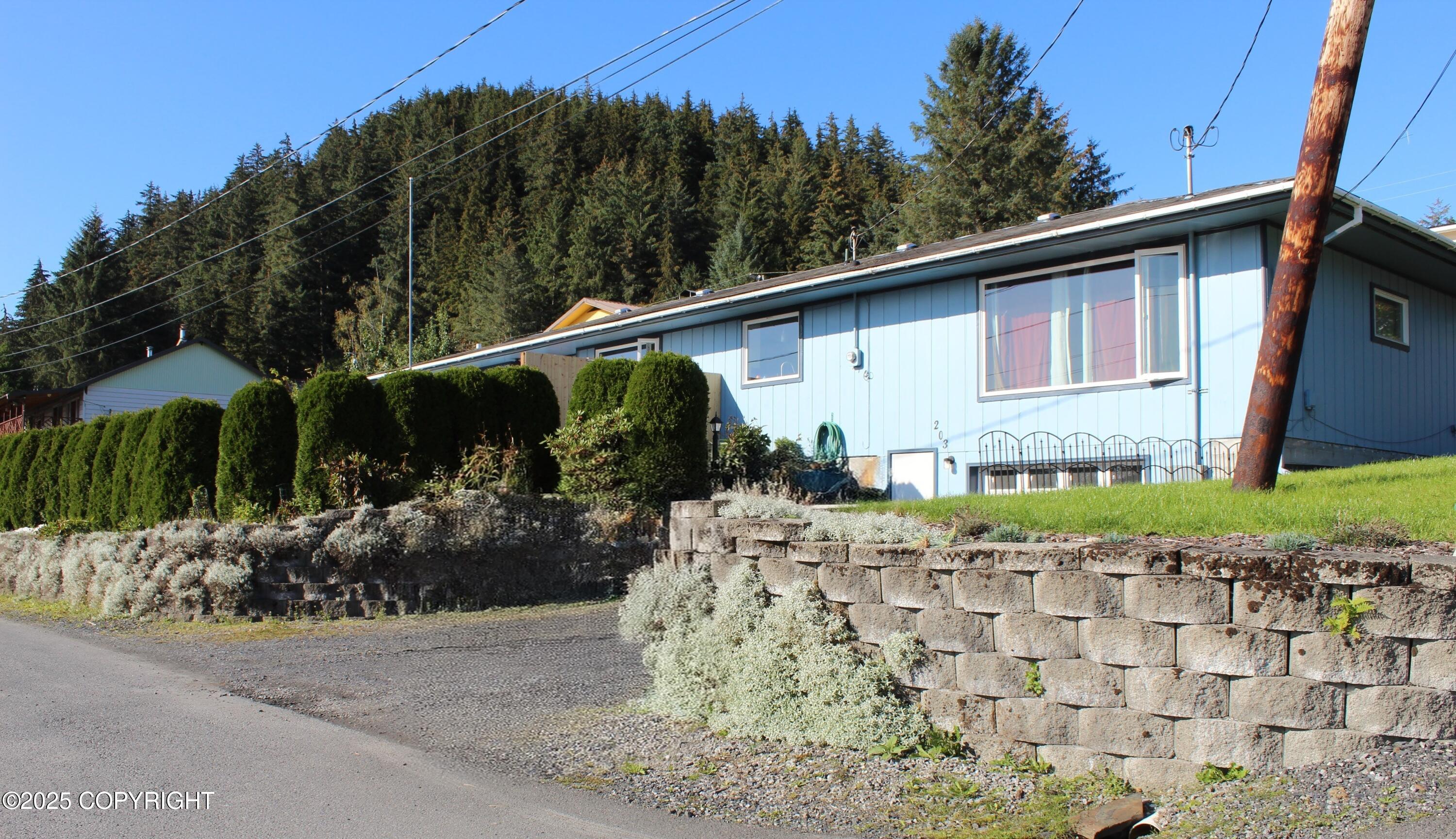 203 3rd Street Property Photo 4