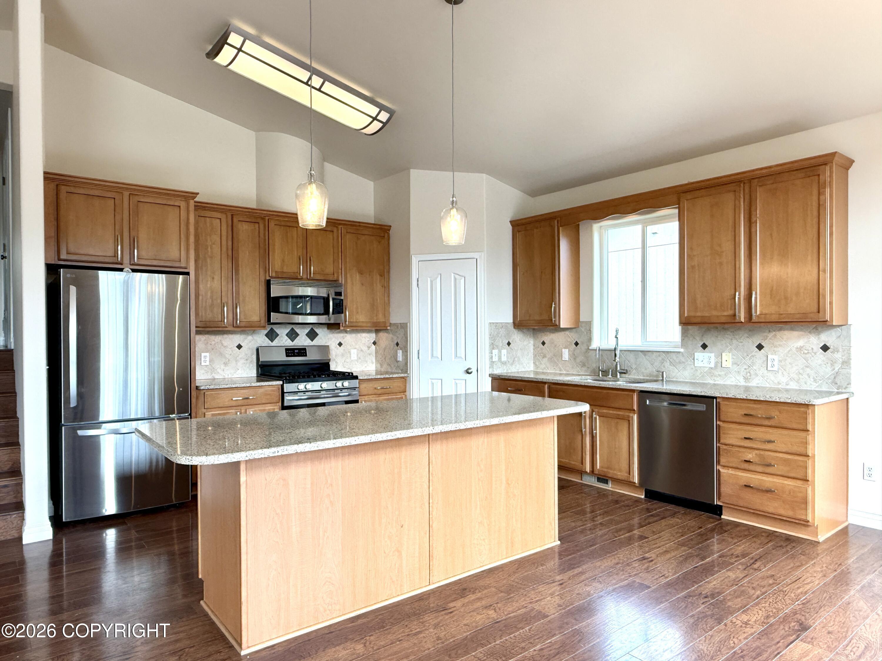 1145 W Granville Street Property Photo 4