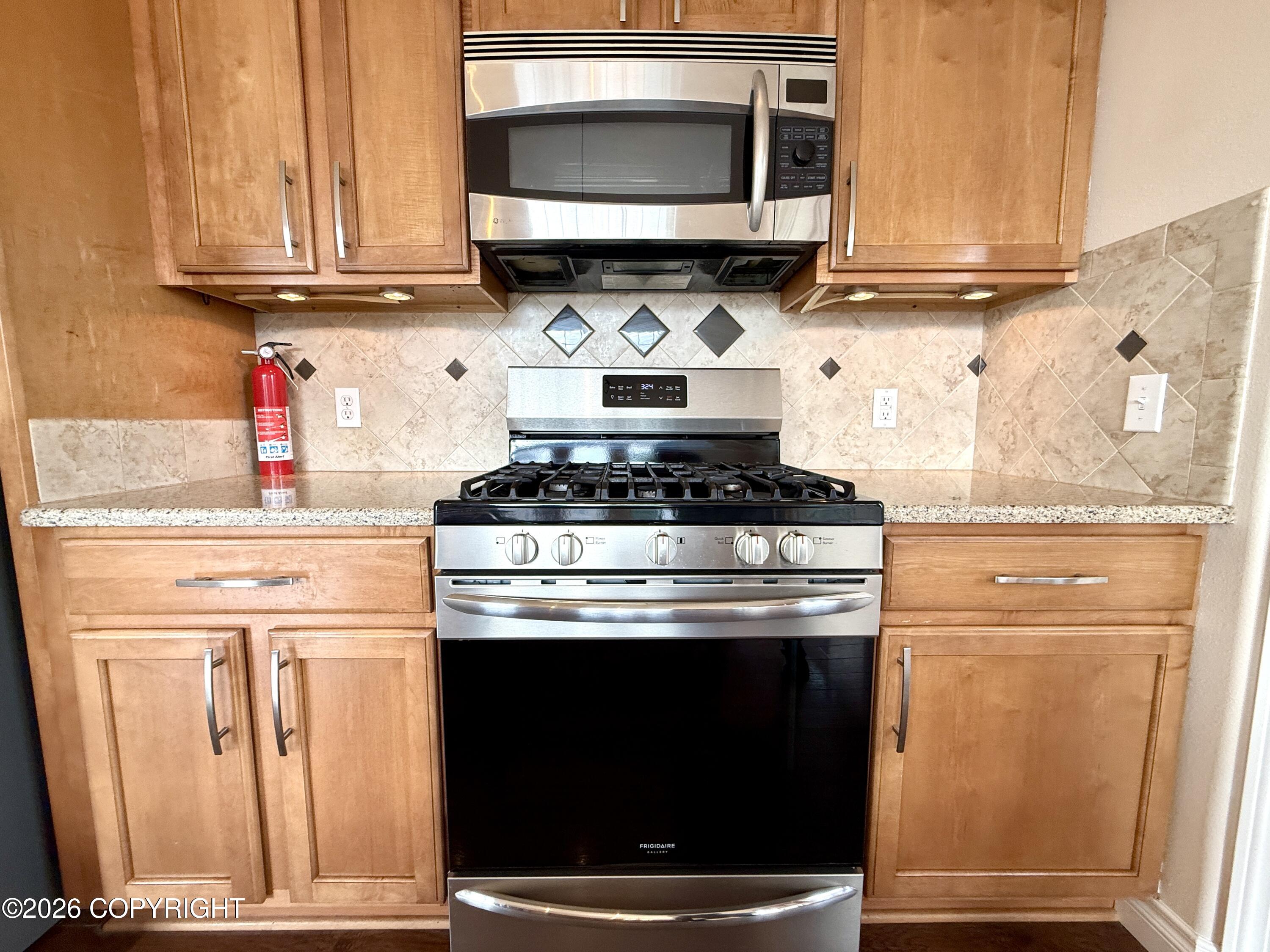 1145 W Granville Street Property Photo 9