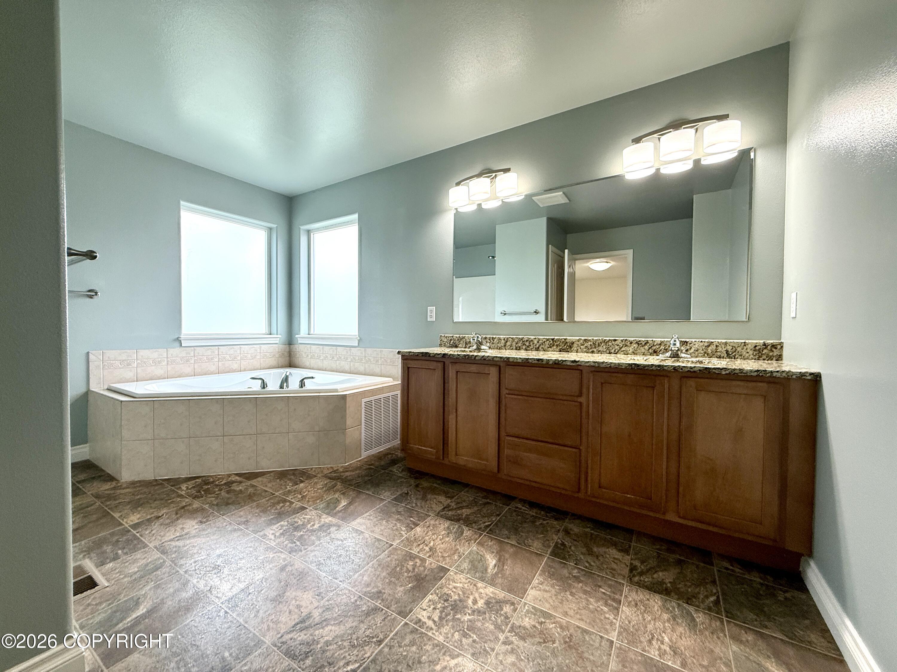 1145 W Granville Street Property Photo 19