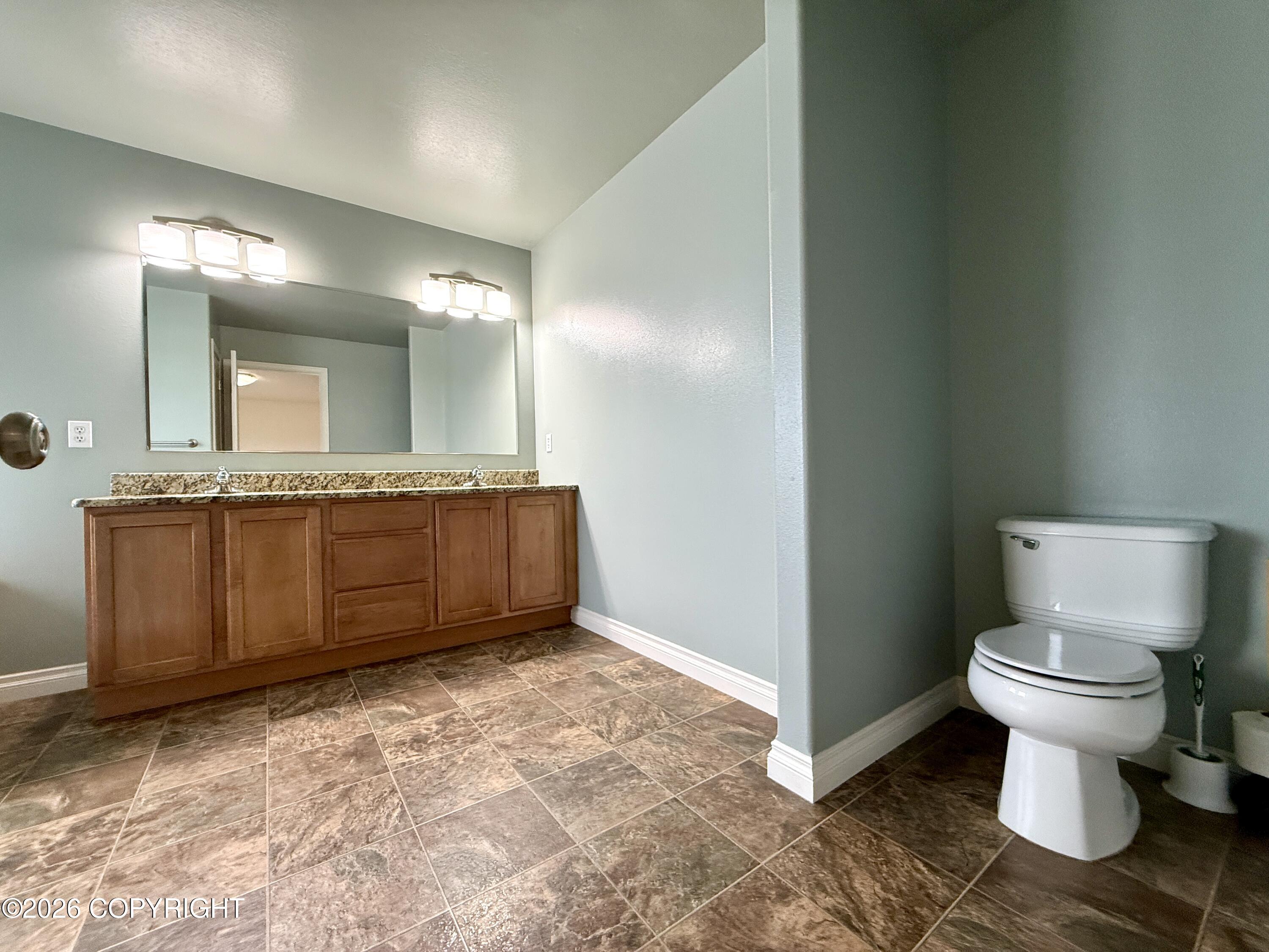 1145 W Granville Street Property Photo 21