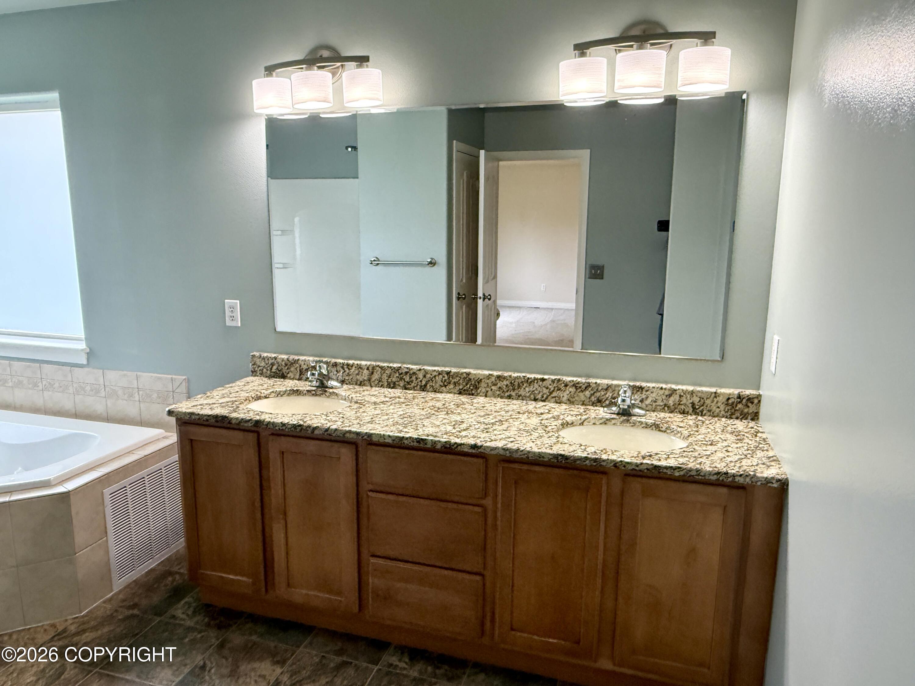 1145 W Granville Street Property Photo 22