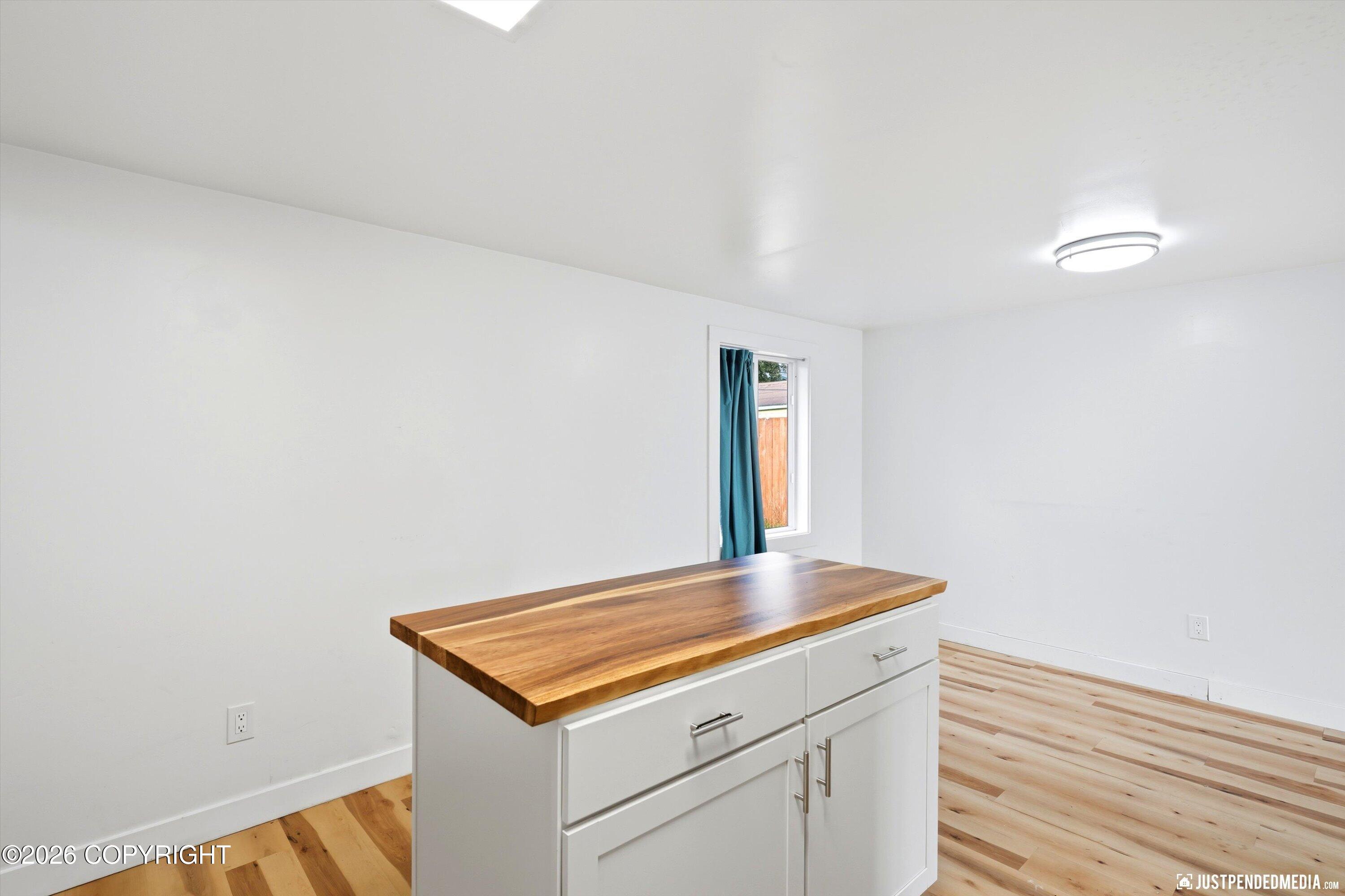 2101 W 46th Avenue Property Photo 10