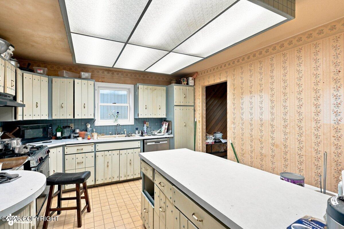 6402 Hampton Drive Property Photo 28