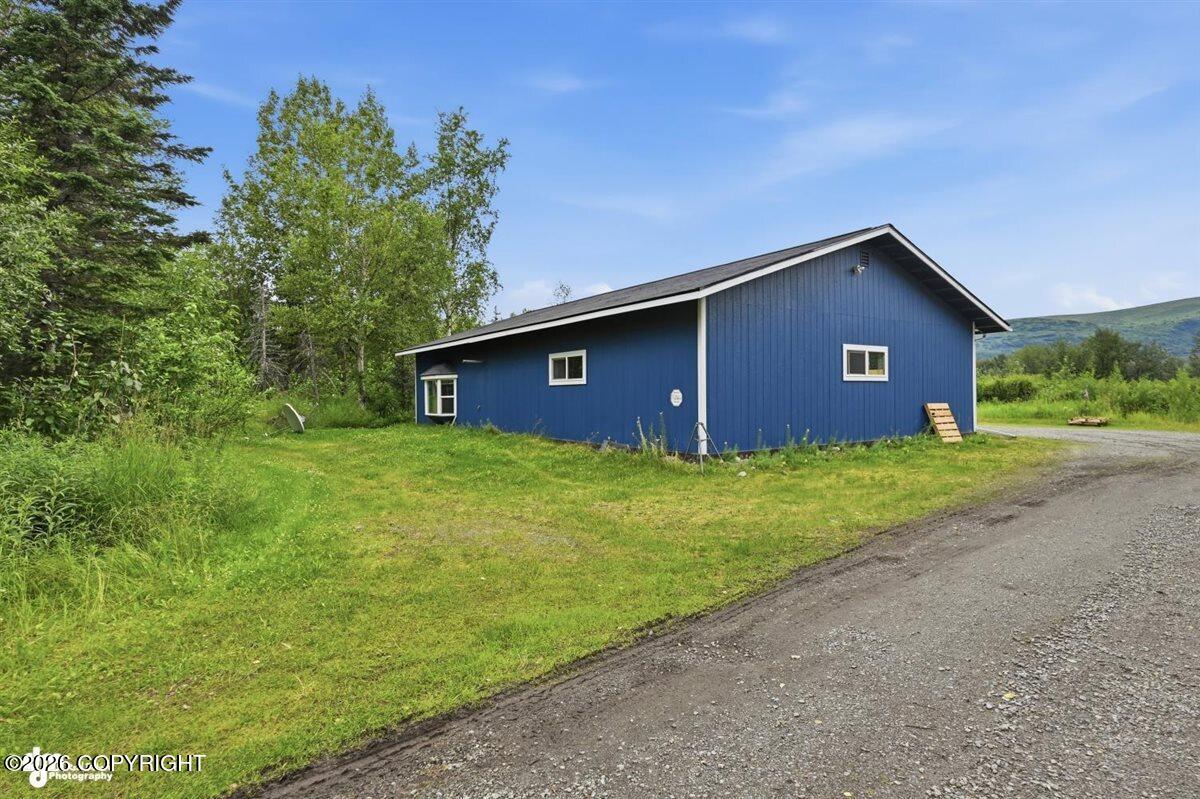 2511 W Schrock Road Property Photo 4
