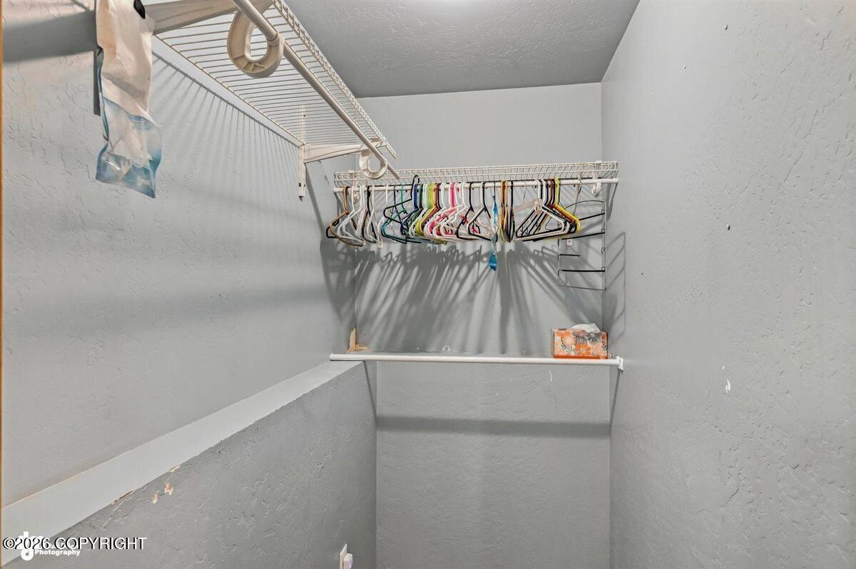 2511 W Schrock Road Property Photo 10