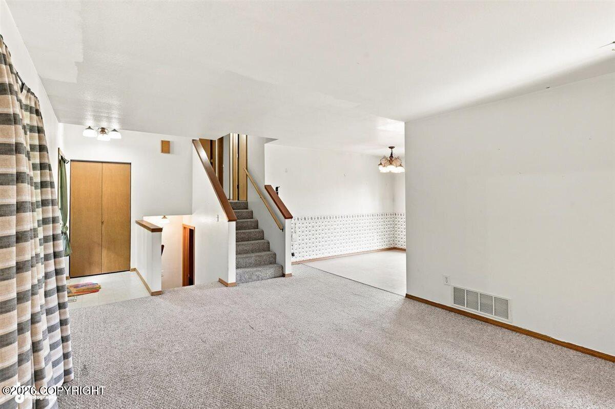 2511 W Schrock Road Property Photo 20