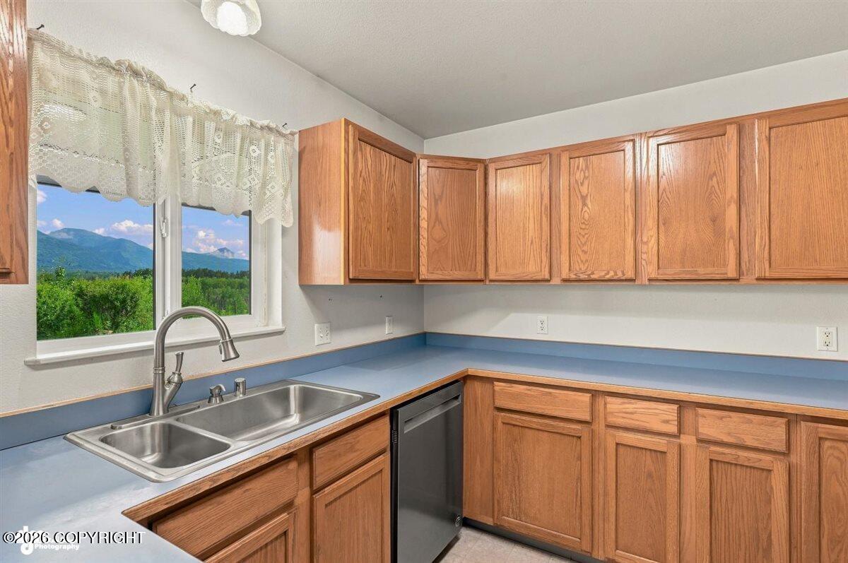2511 W Schrock Road Property Photo 29