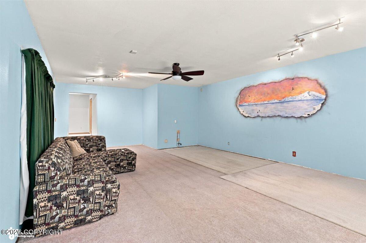 2511 W Schrock Road Property Photo 32