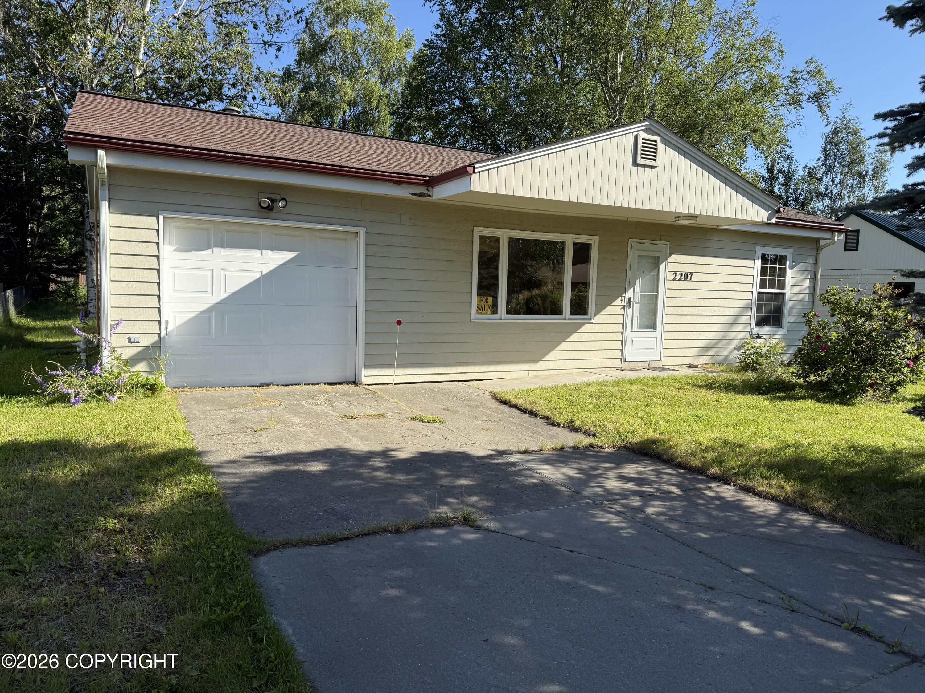 2207 Lincoln Avenue Property Photo 1