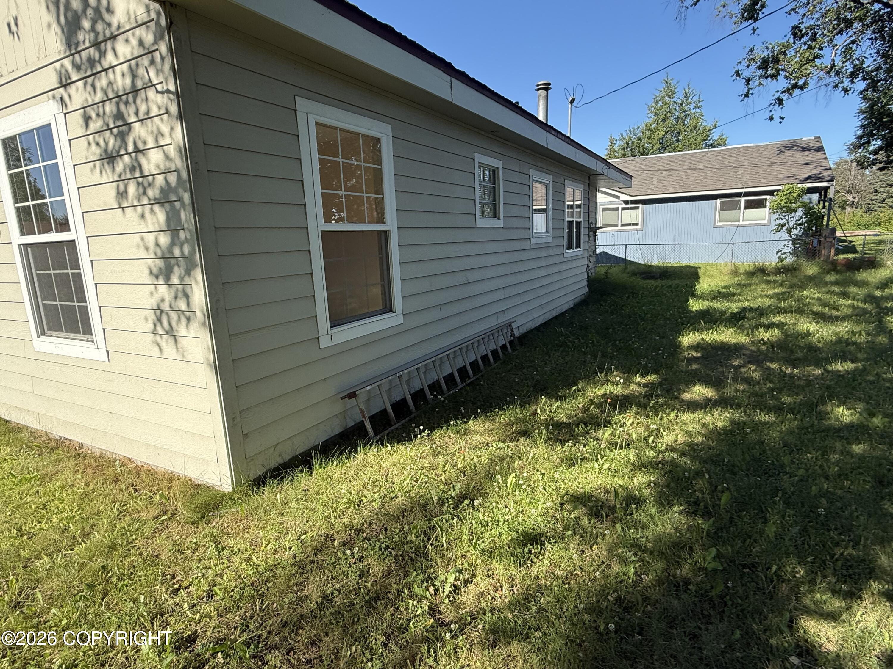 2207 Lincoln Avenue Property Photo 3
