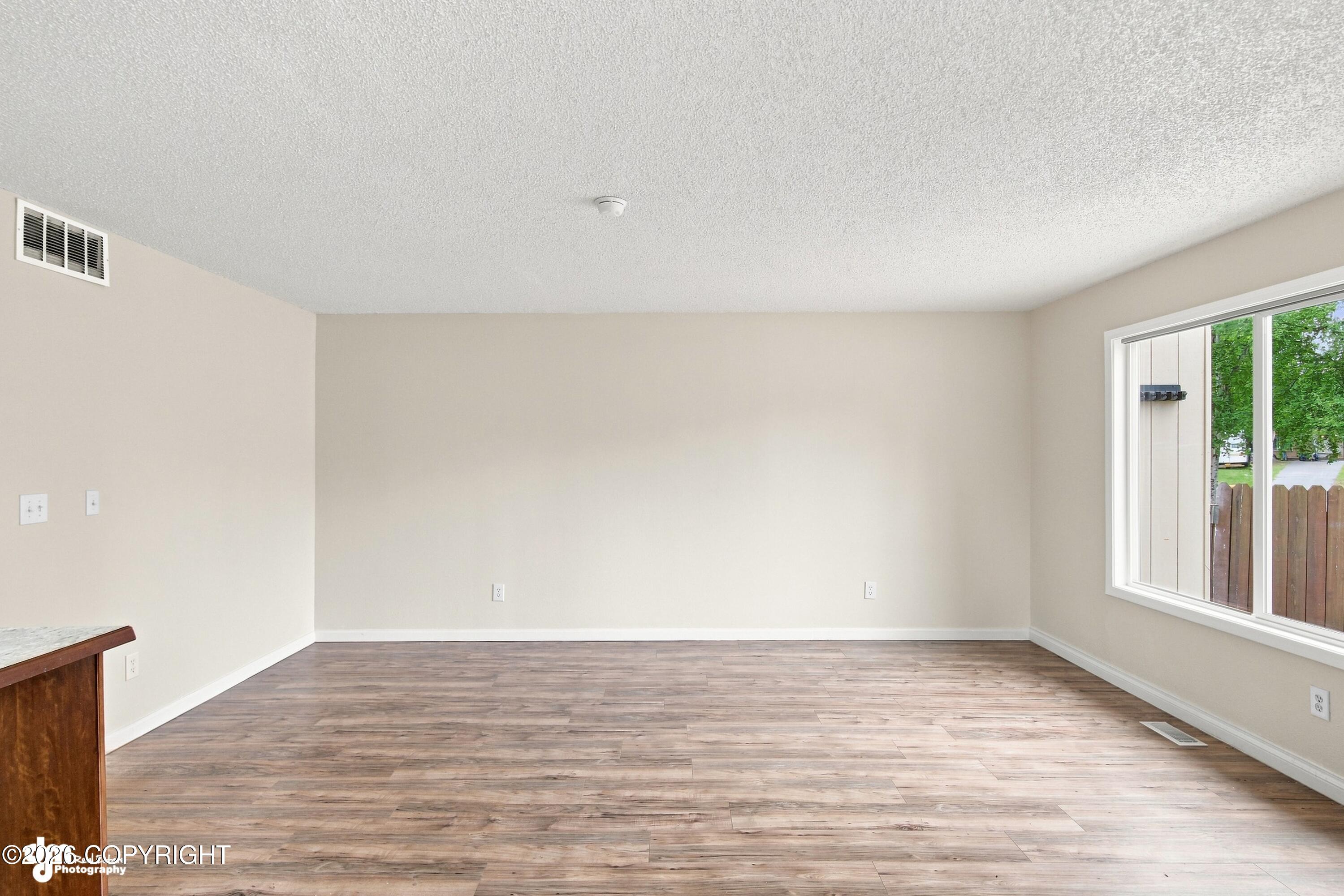 301 Dannilyn Circle Property Photo 3