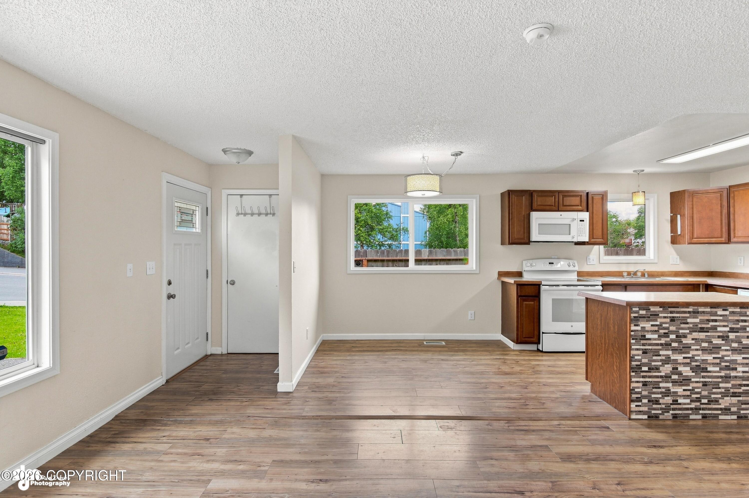 301 Dannilyn Circle Property Photo 4