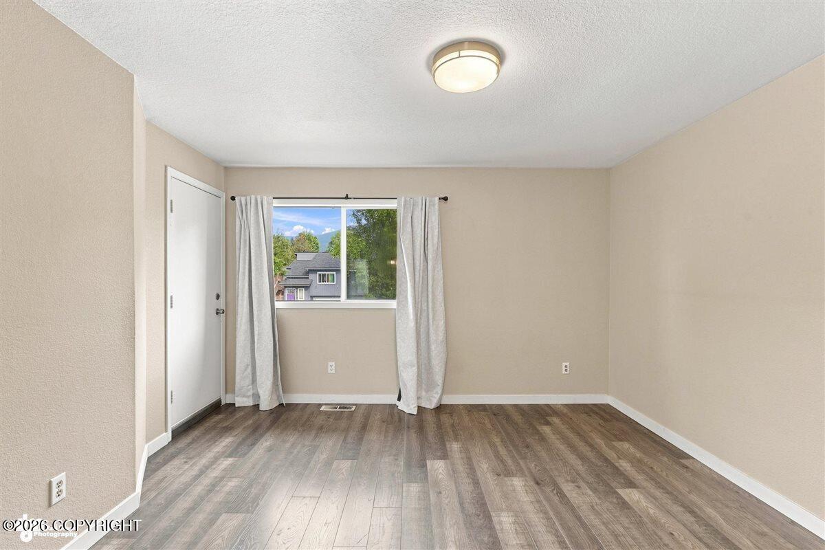 8050 Pioneer #101 Property Photo 25