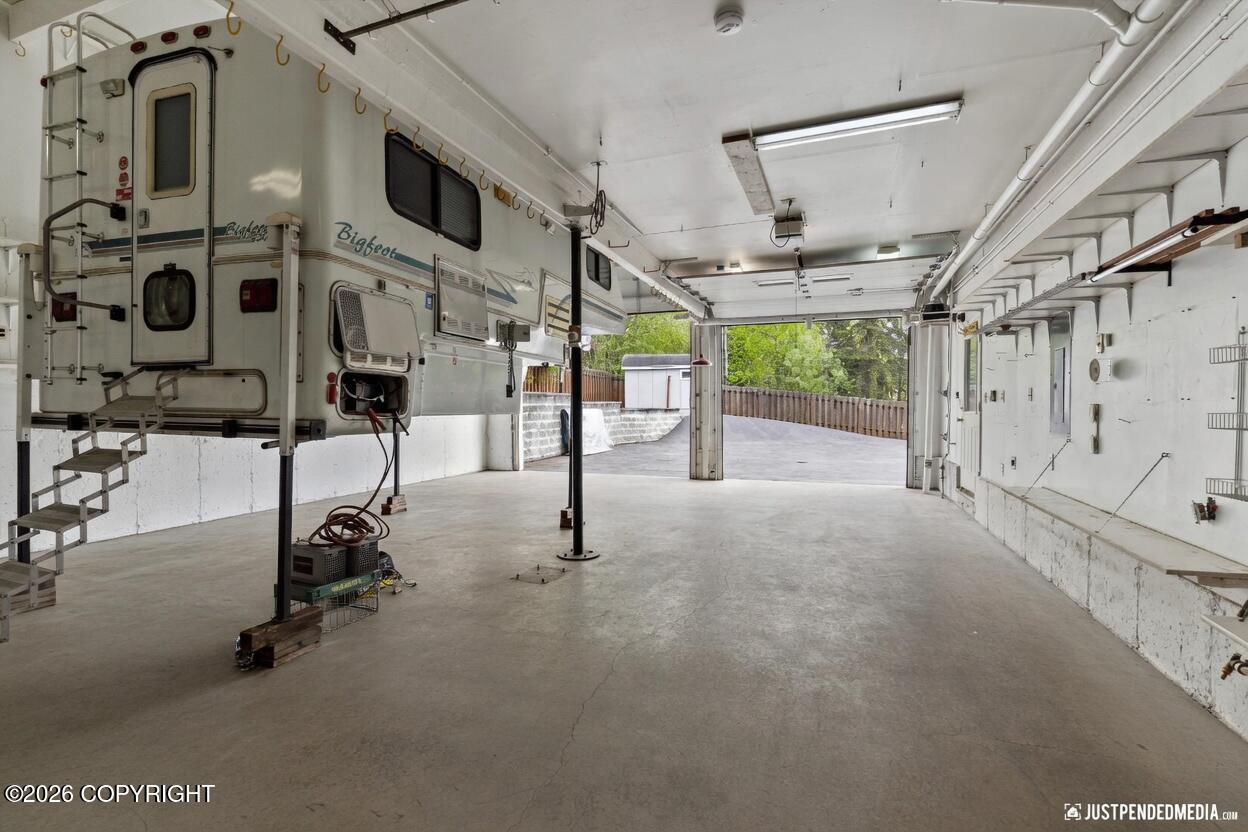 10931 Adanak Circle Property Photo 9
