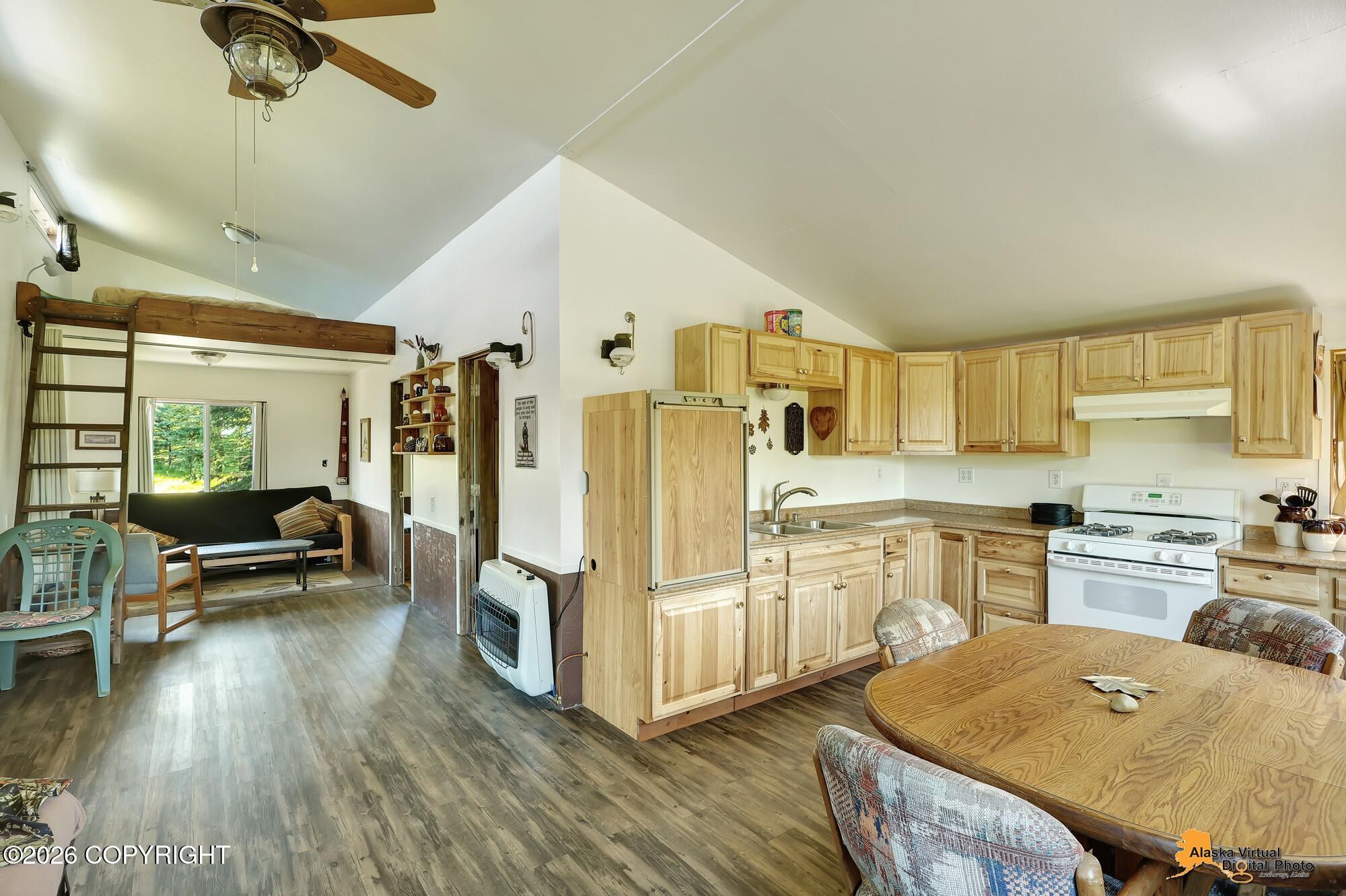 4420 N Three Bees Road Property Photo 3