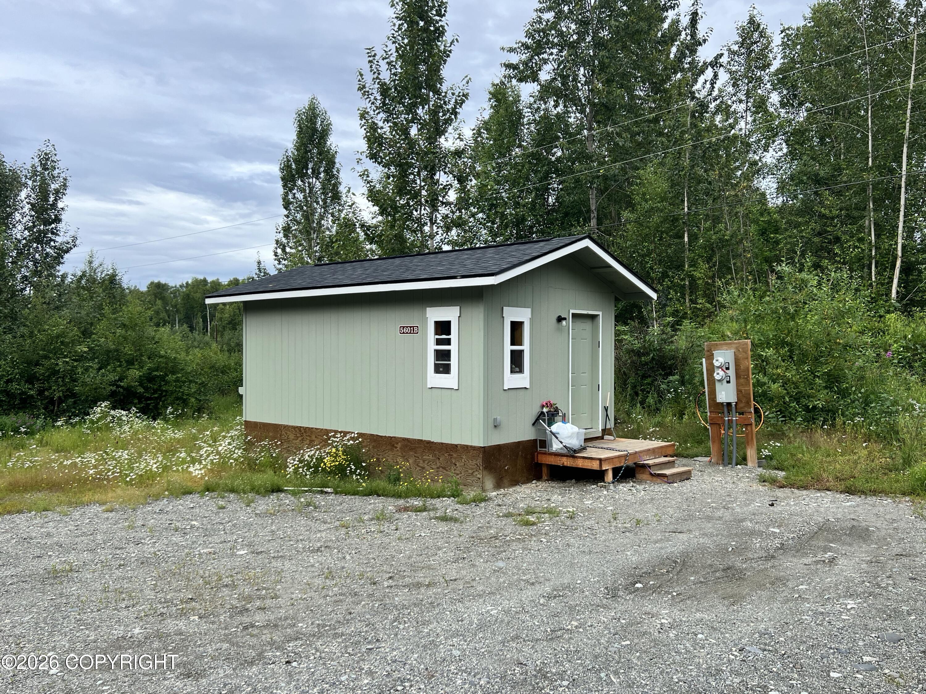 5581 W Trinity Avenue Property Photo 3