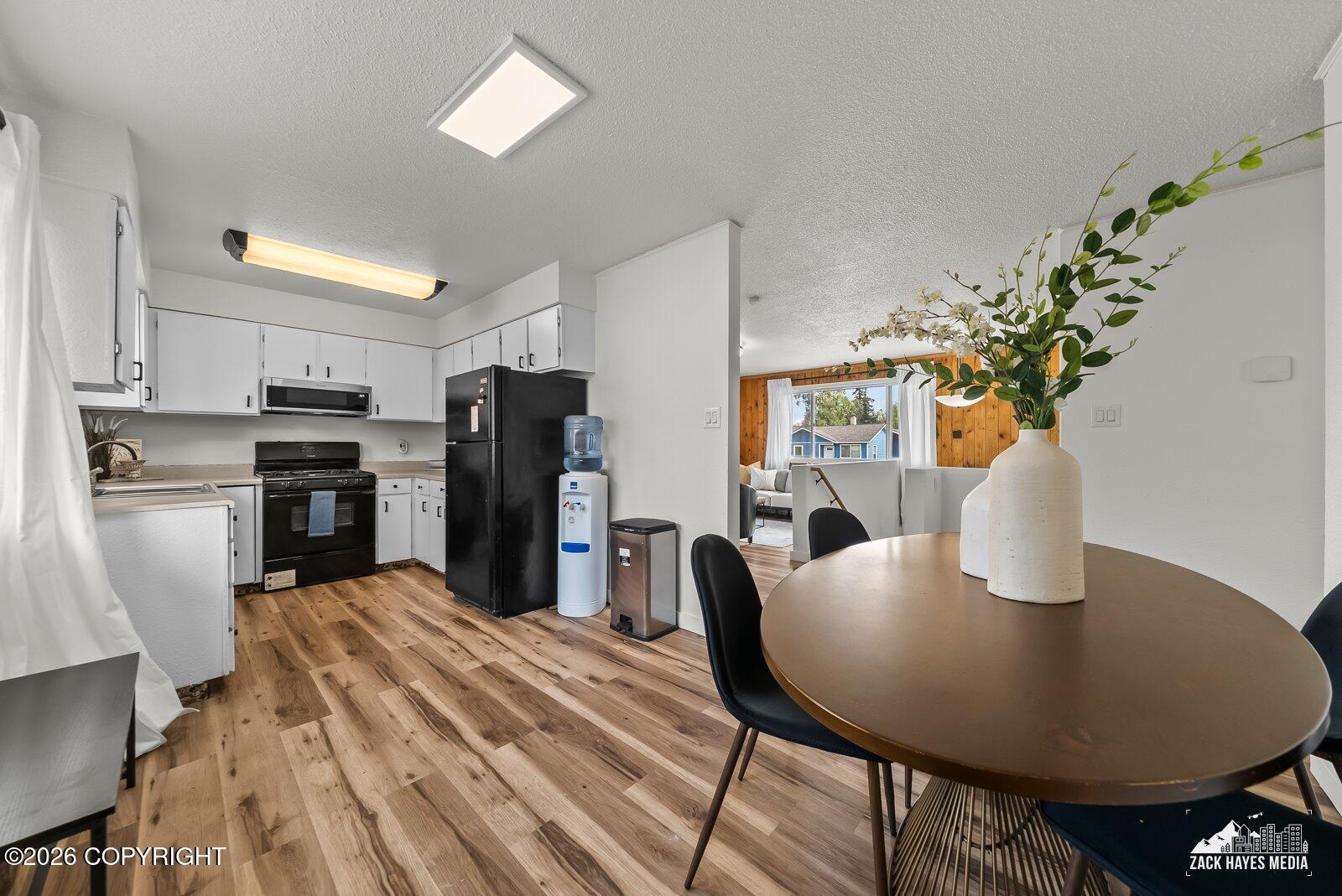 354 Pine Street Property Photo 5