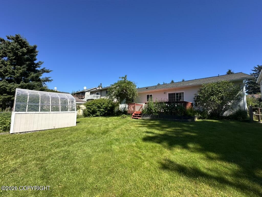 612 Perez Way Property Photo 4