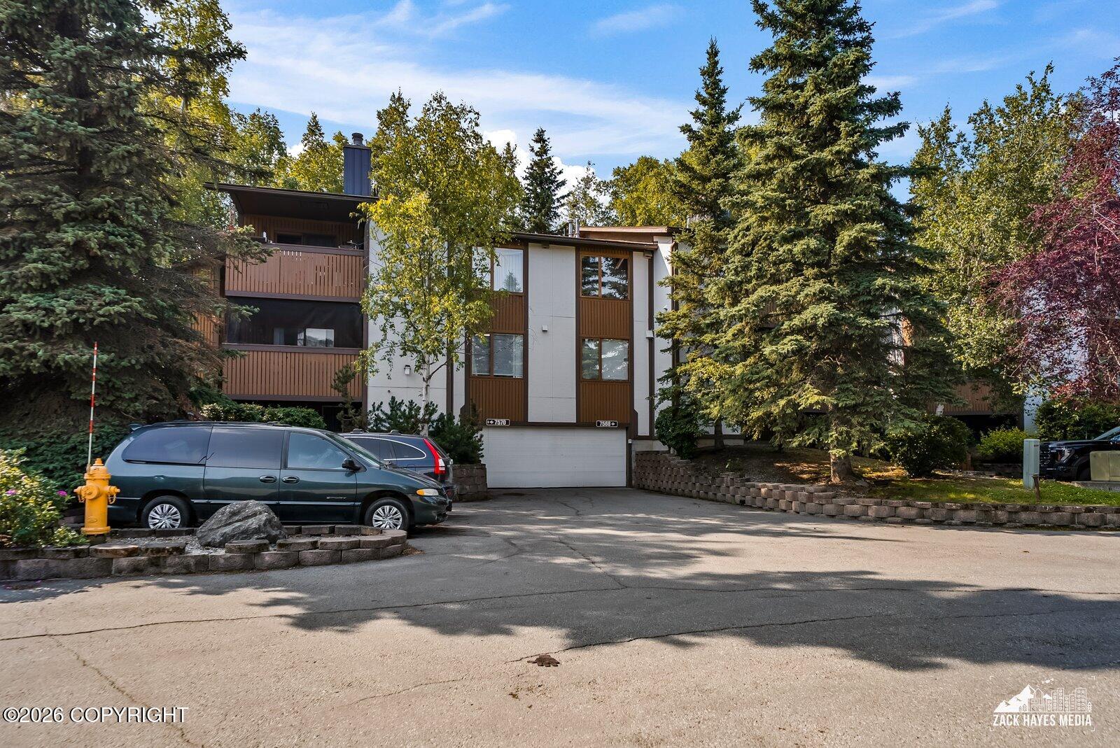 7568 Foxridge Way 5-F Property Photo 1