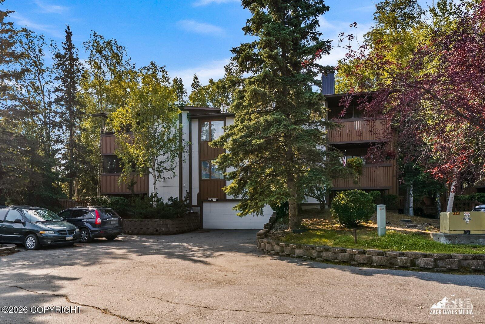 7568 Foxridge Way 5-f Property Photo 2