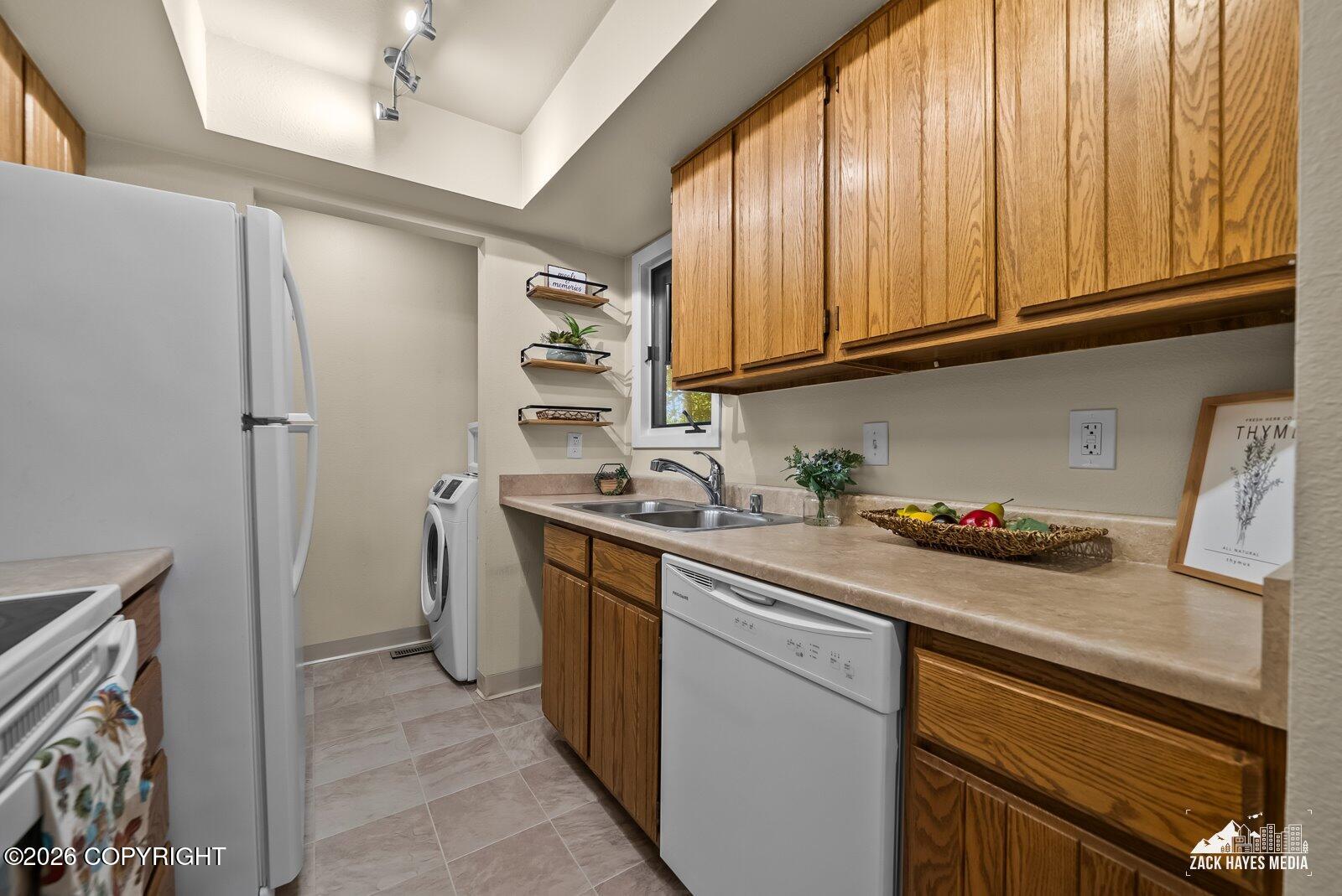 7568 Foxridge Way 5-f Property Photo 16