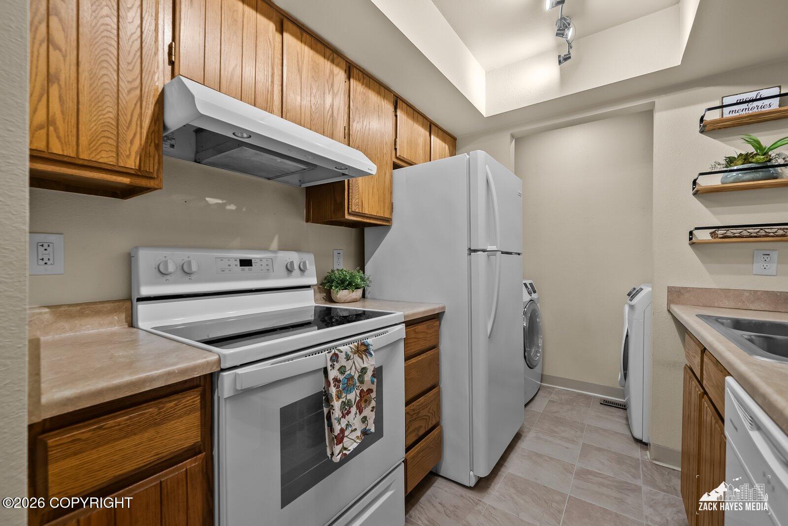 7568 Foxridge Way 5-f Property Photo 17
