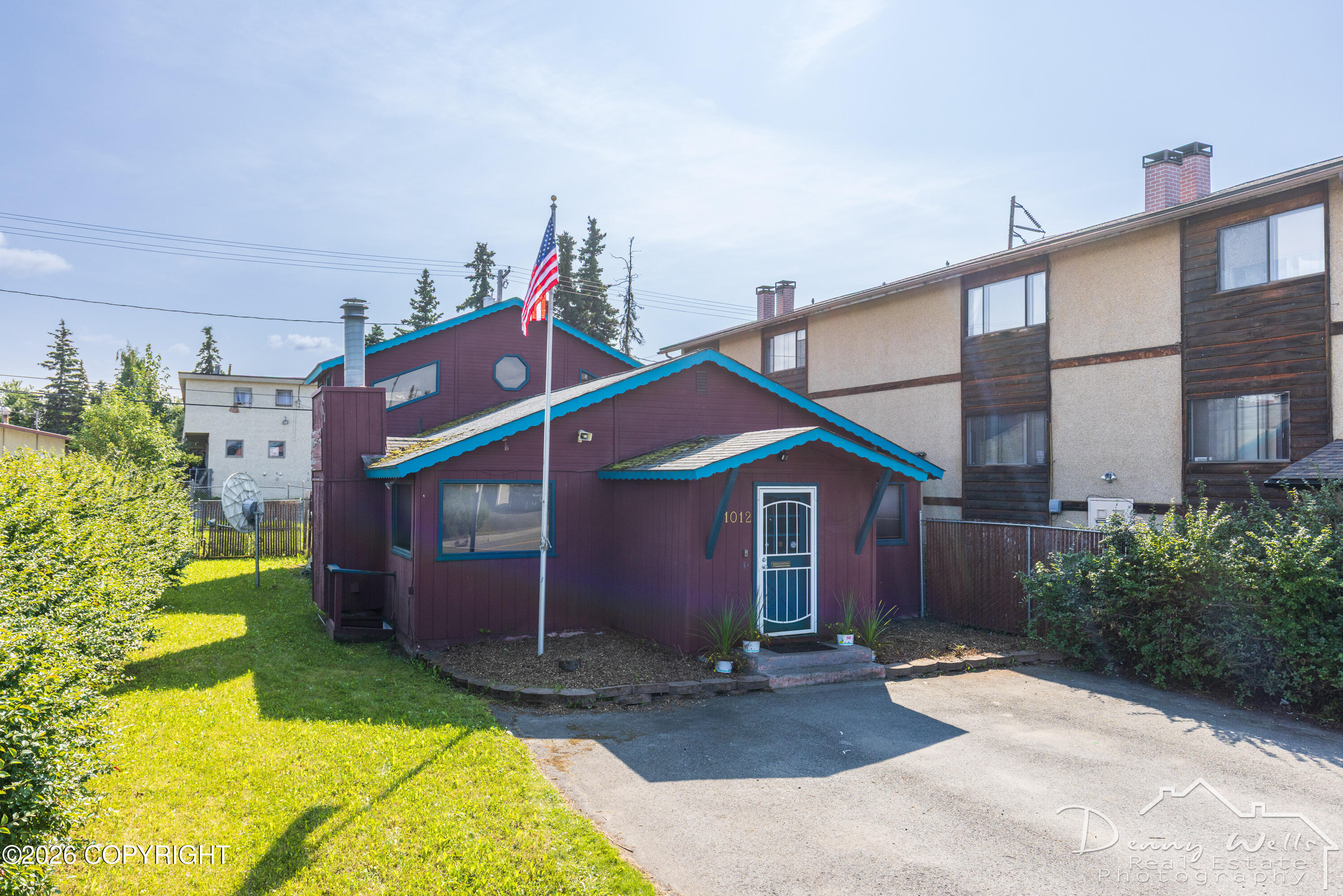 1012 E 9th Avenue Property Photo 1