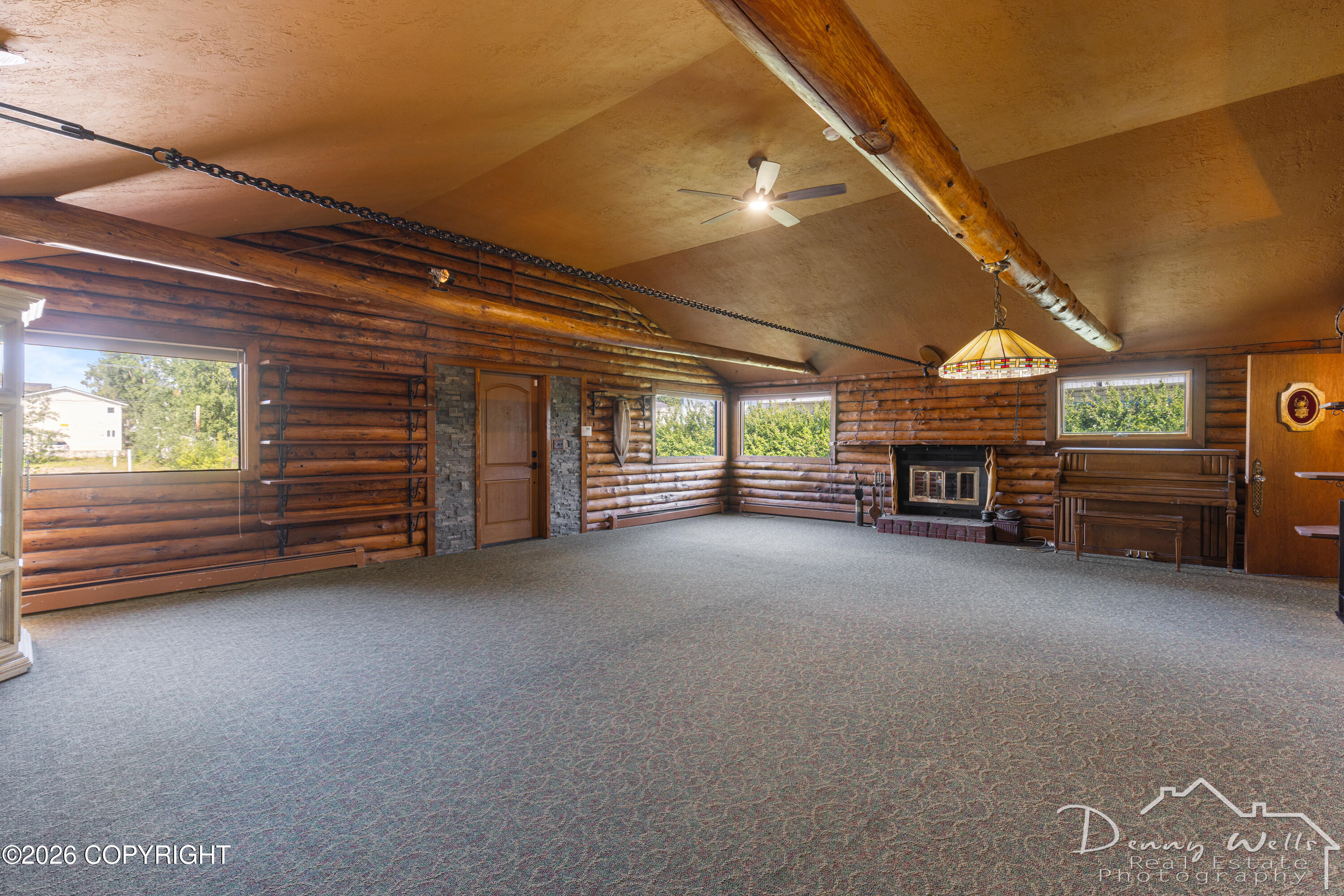 1012 E 9th Avenue Property Photo 6