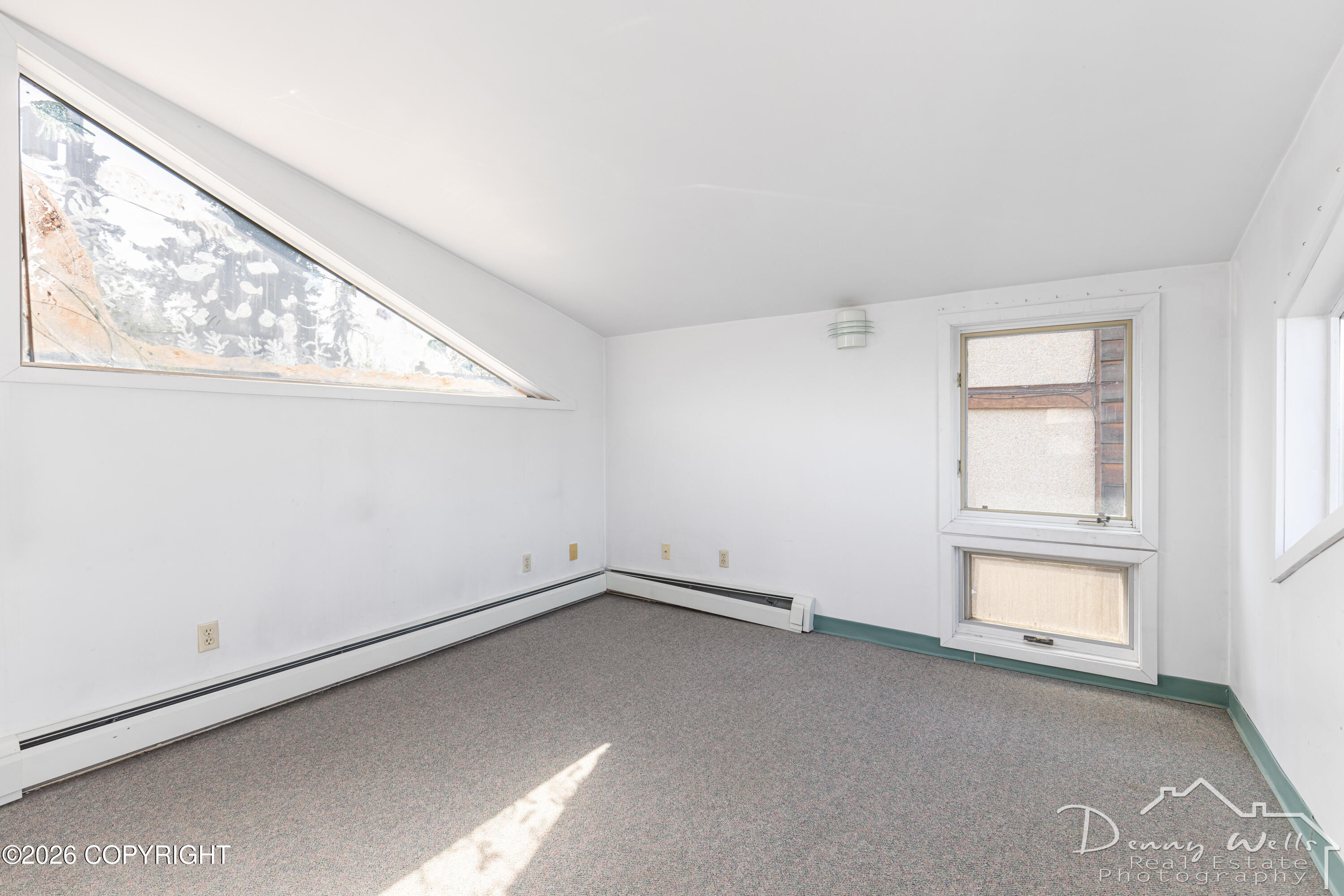 1012 E 9th Avenue Property Photo 18