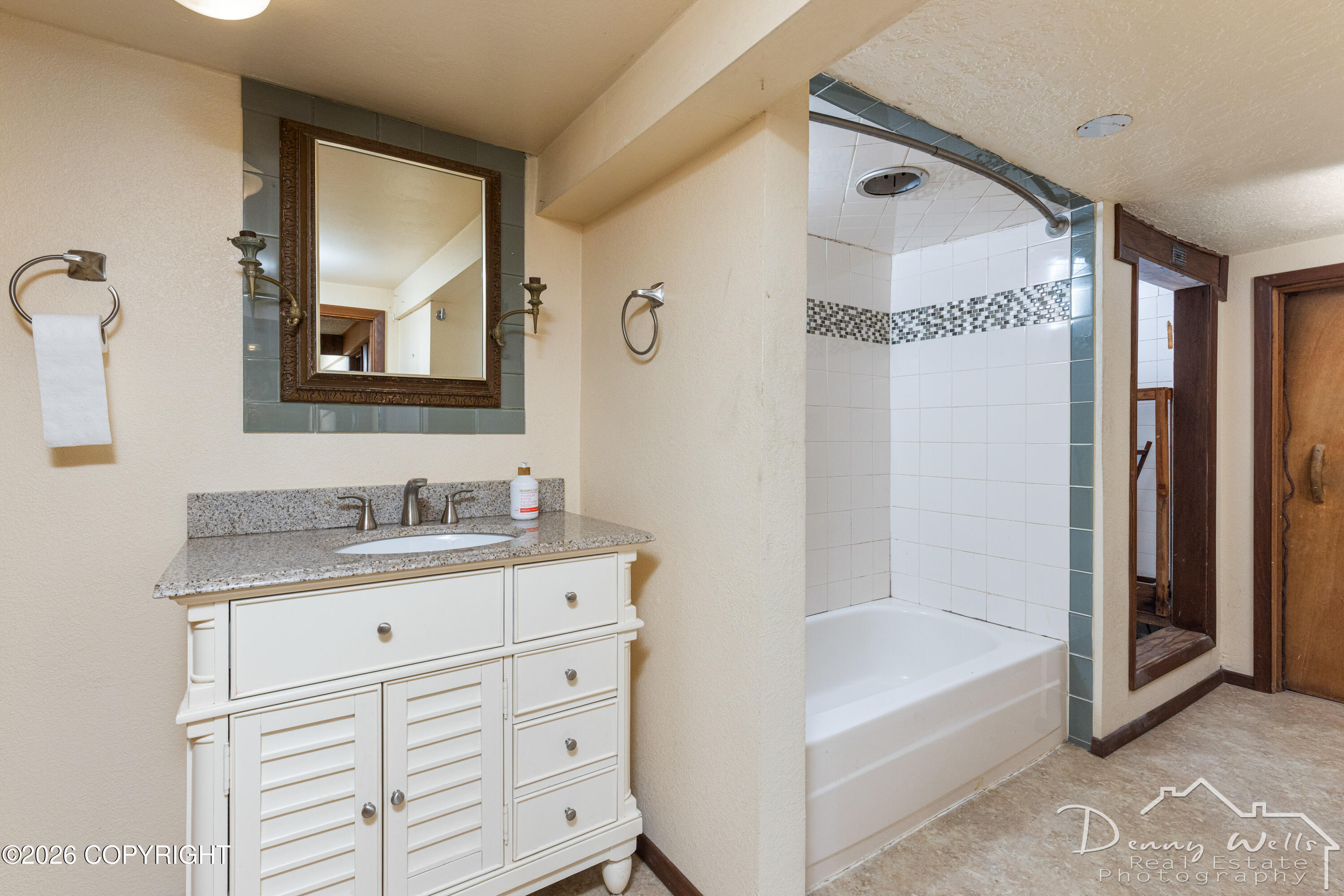 1012 E 9th Avenue Property Photo 35