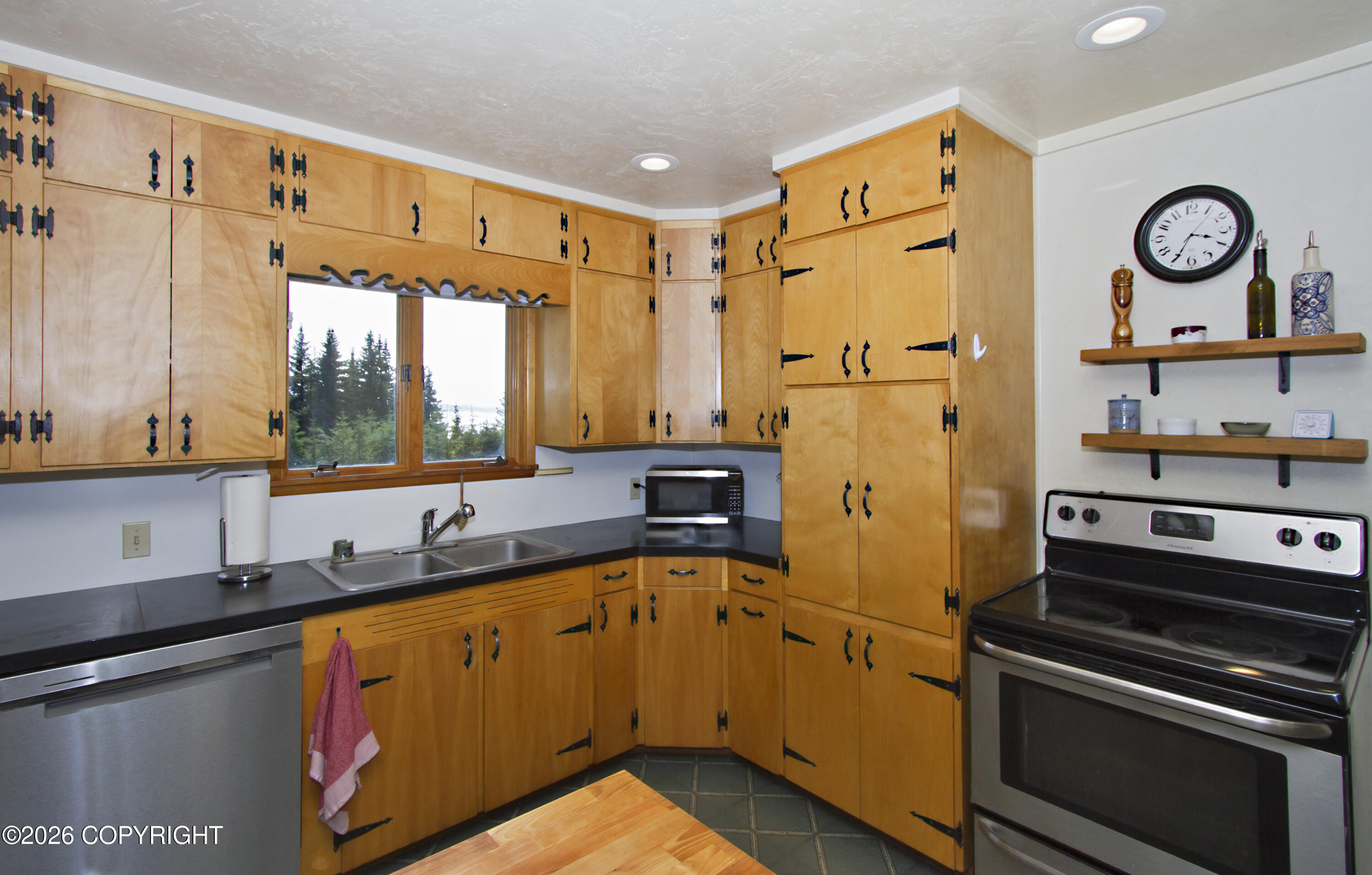 4481 West Hill Road Property Photo 25