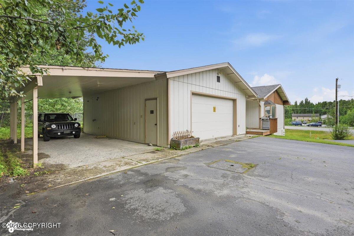 1400 N Wasilla Fishhook Road Property Photo 4