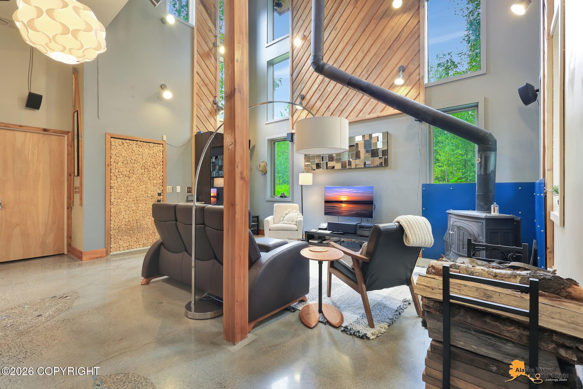 19042 Baidarka Street Property Photo 4