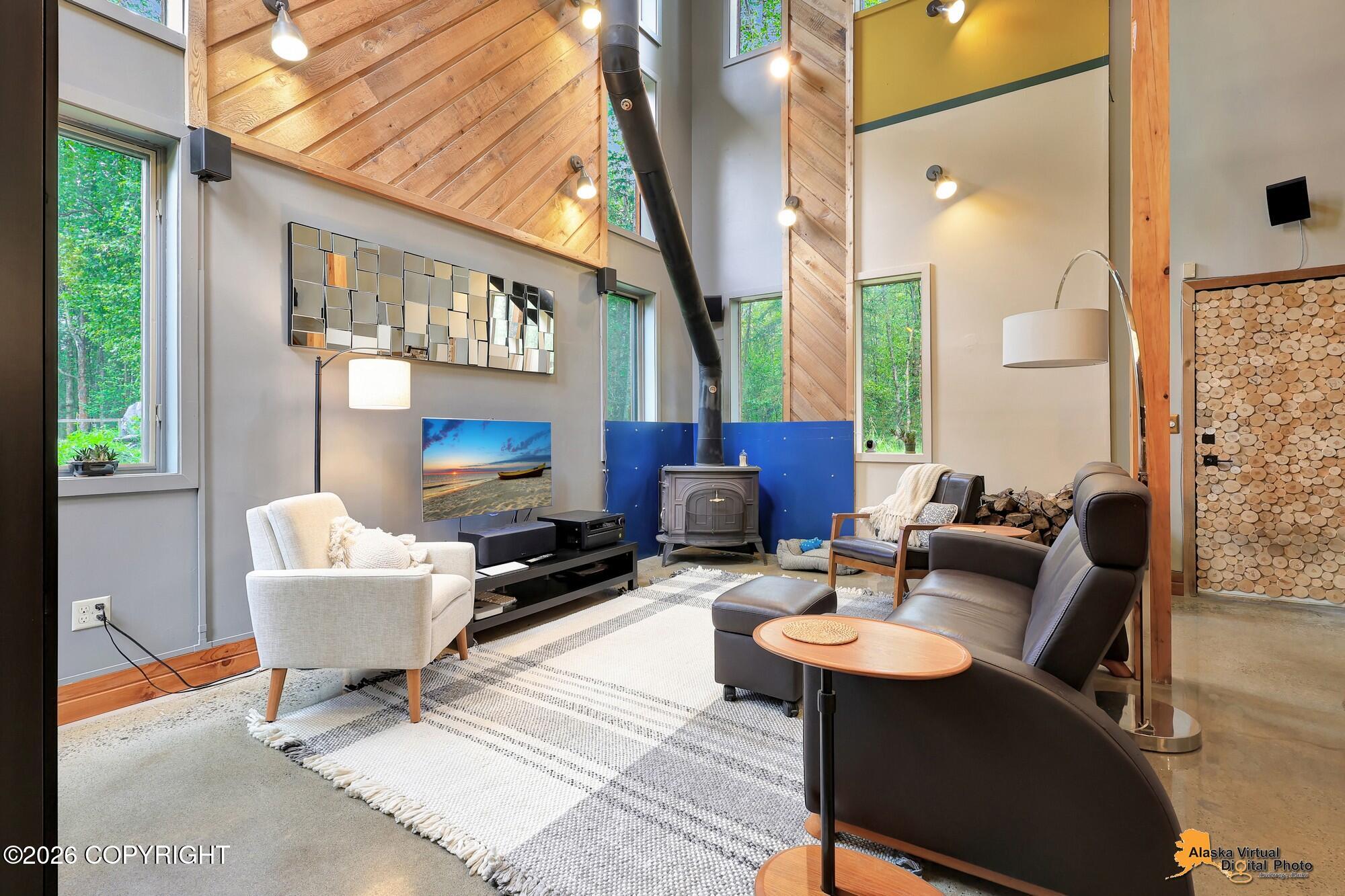 19042 Baidarka Street Property Photo 6