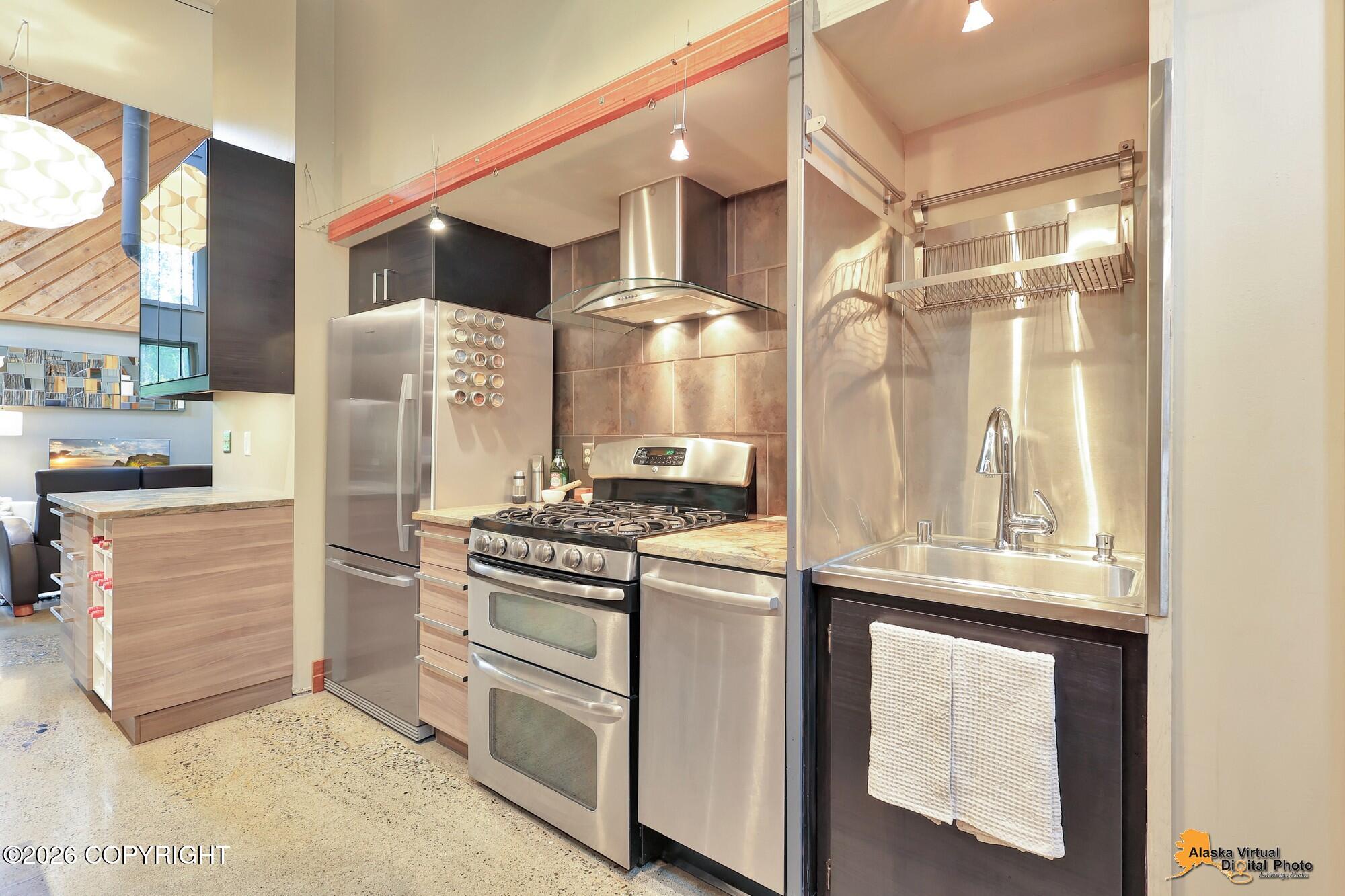 19042 Baidarka Street Property Photo 17