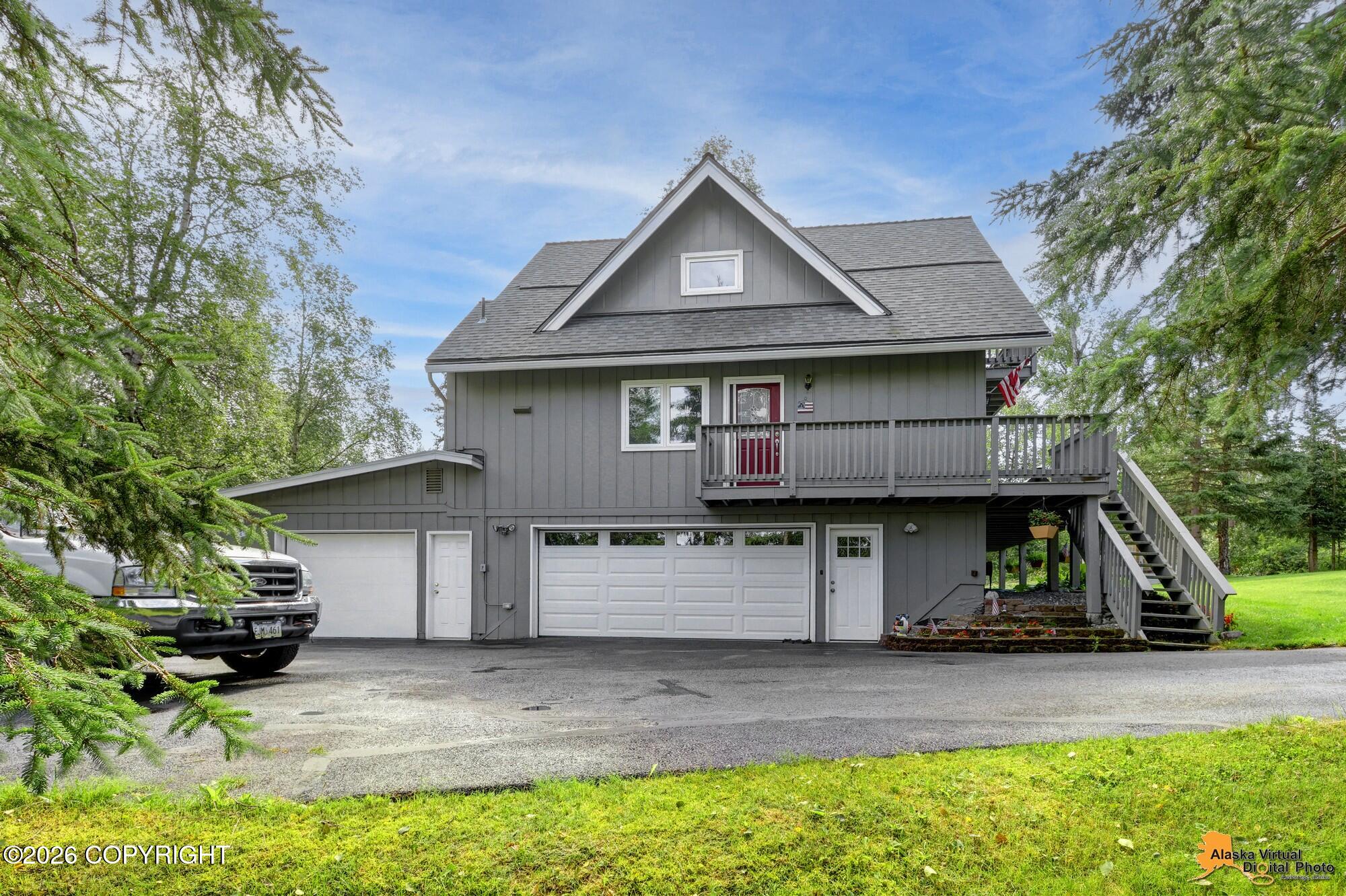 6231 West Tree Drive Property Photo 4