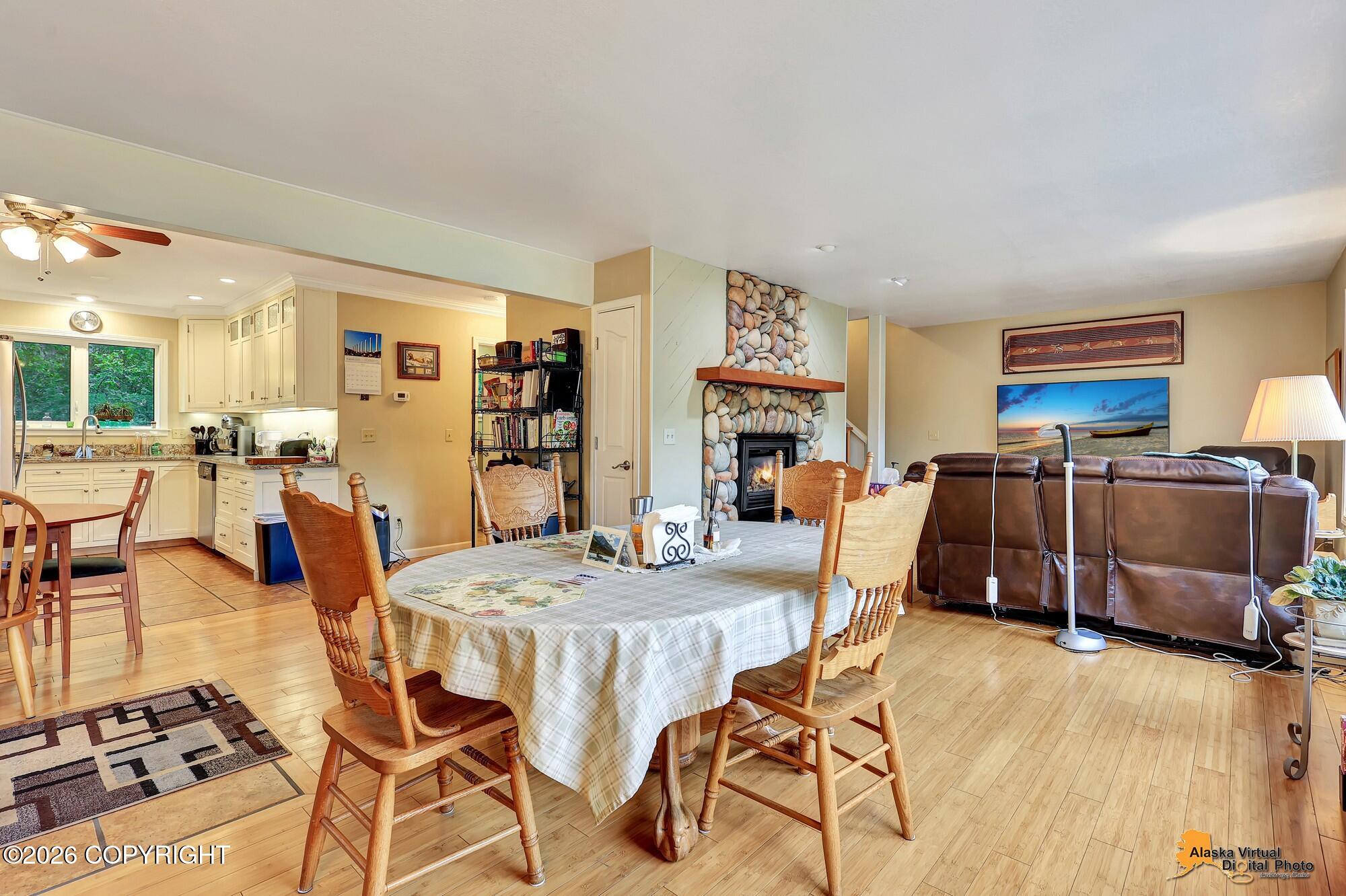 6231 West Tree Drive Property Photo 8