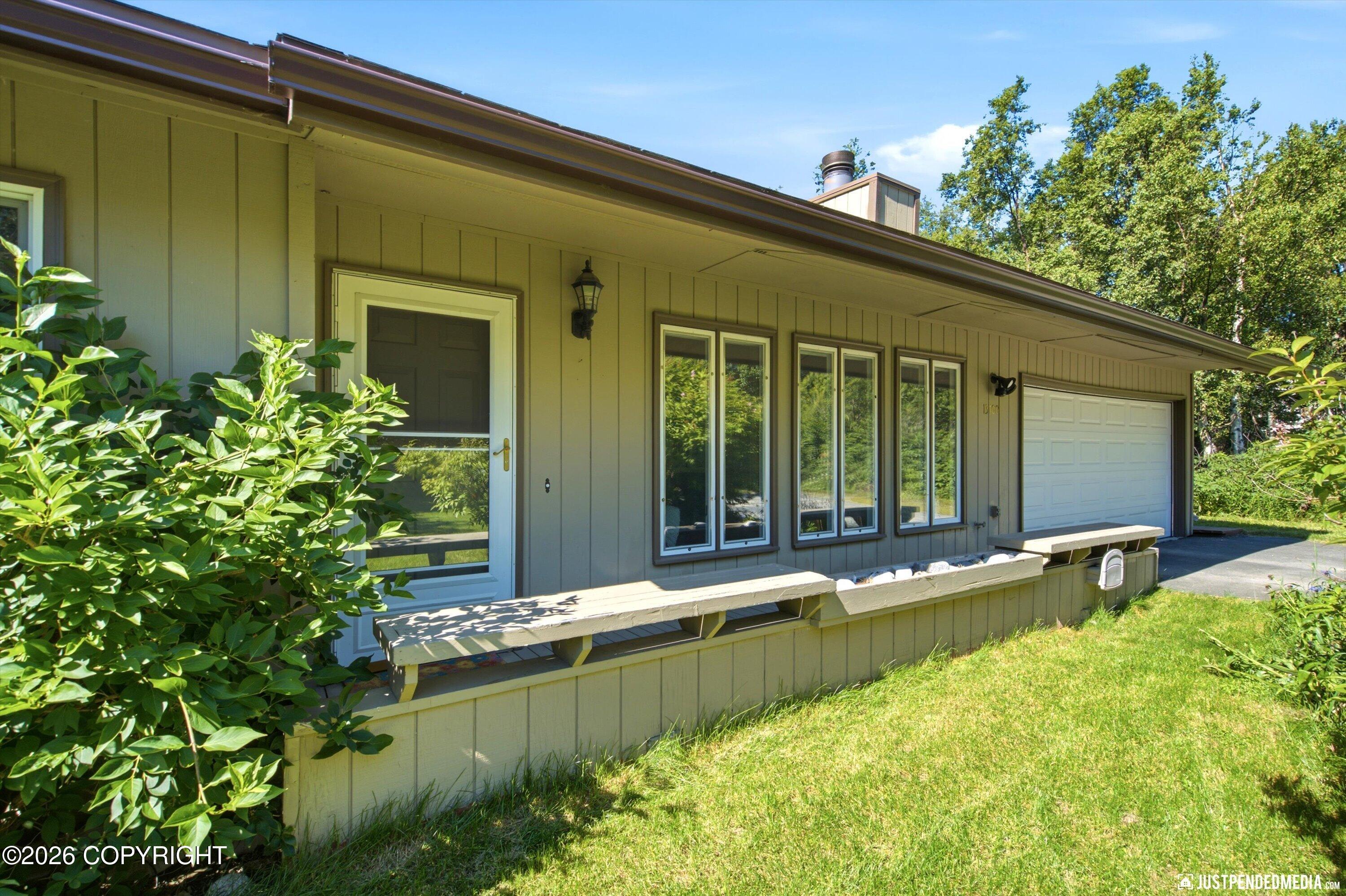 13100 Saunders Road Property Photo 4