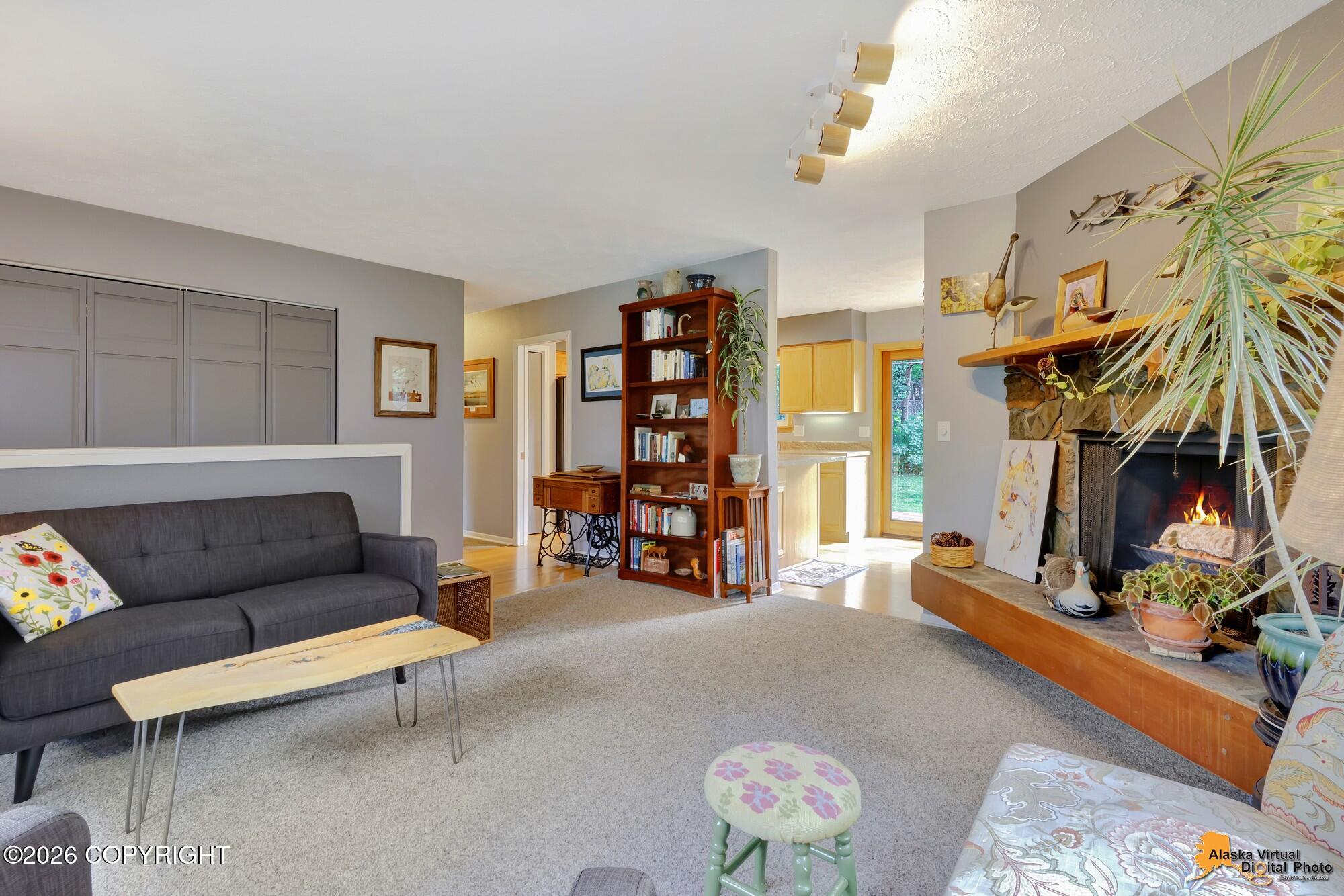 13041 Foster Road Property Photo 6