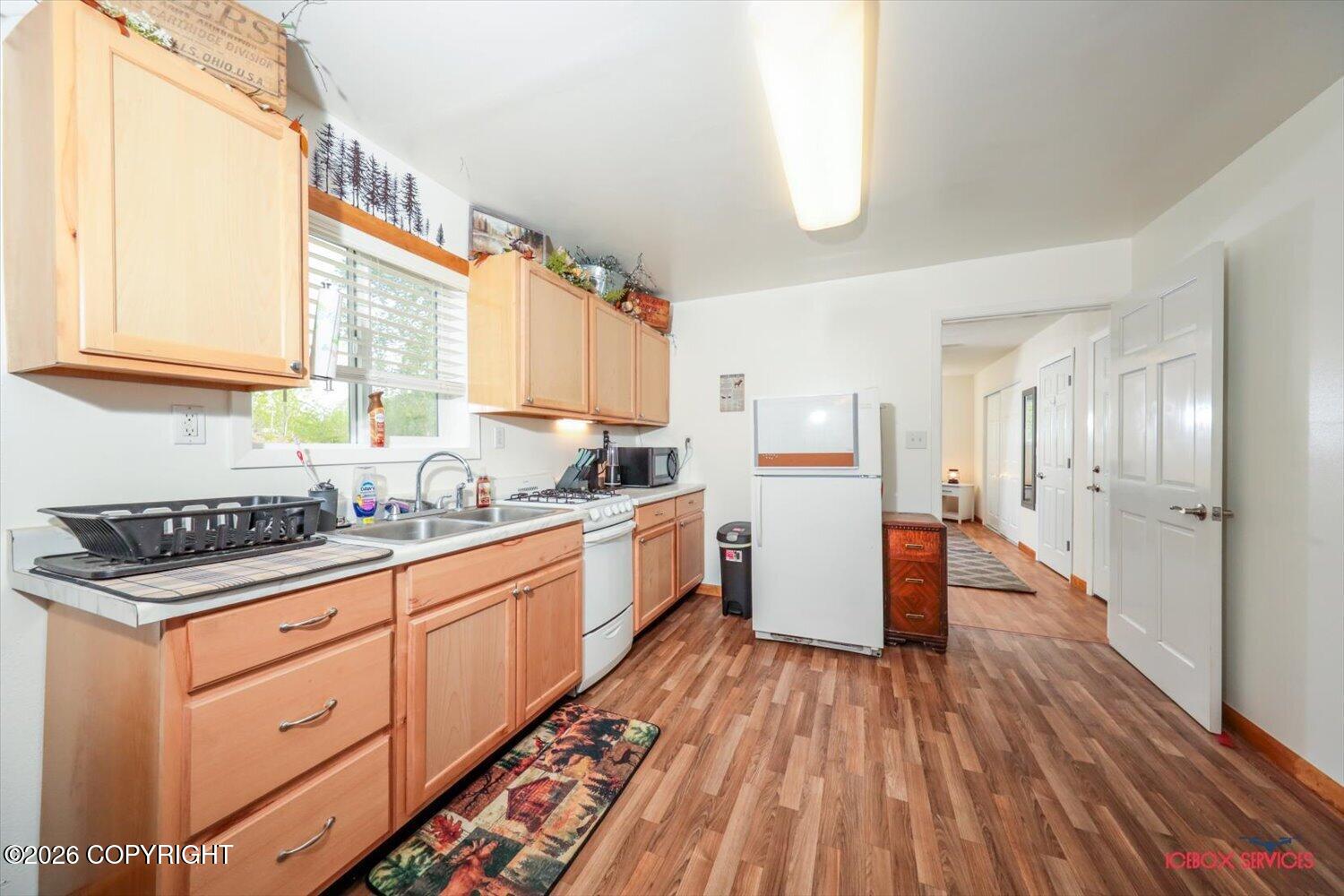 15730 W Hess Lane Property Photo 8