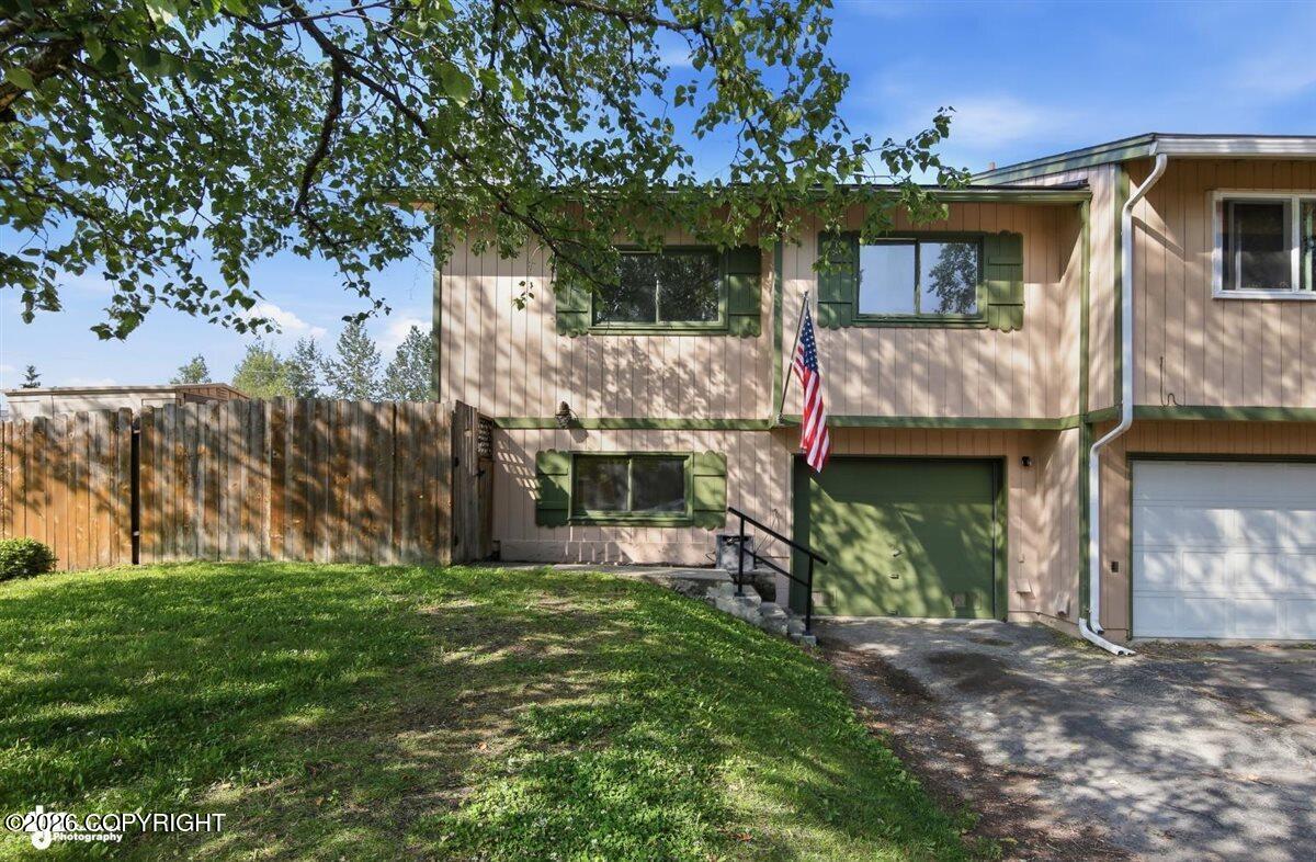 8301 Ragged Top Circle Property Photo 1