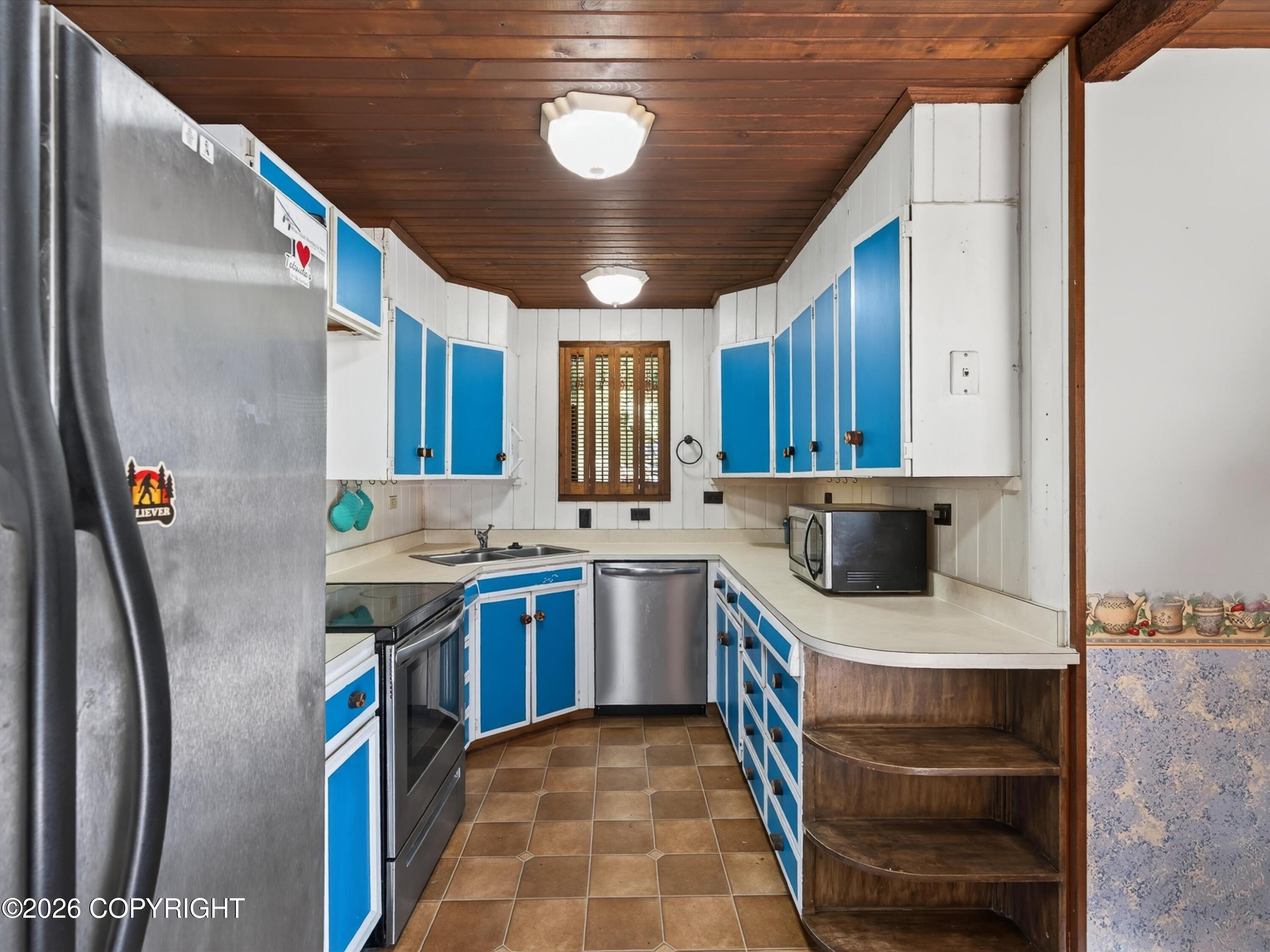 1000 Park Avenue Property Photo 13
