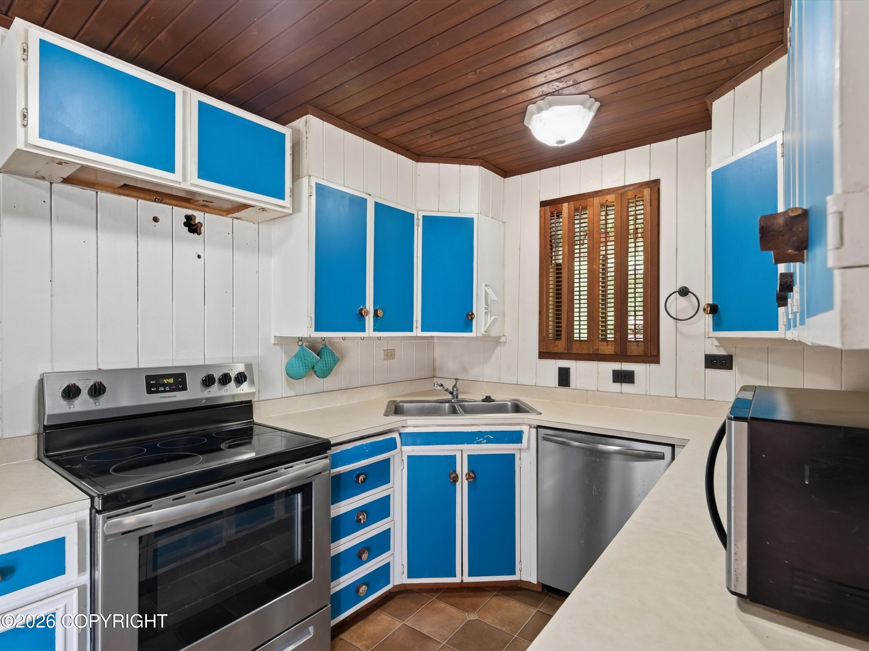 1000 Park Avenue Property Photo 14
