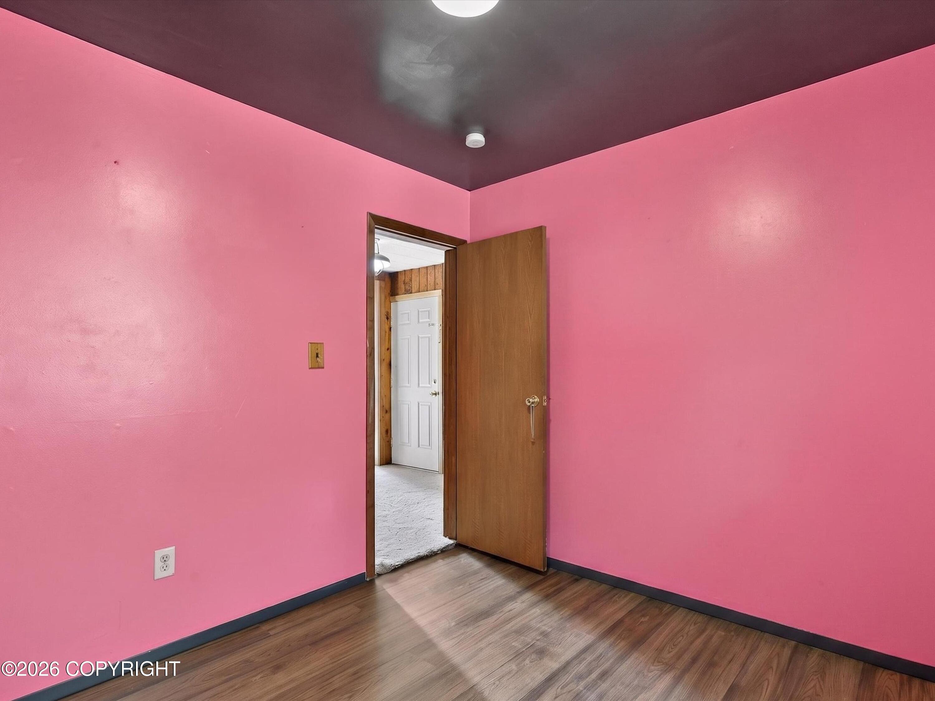 1000 Park Avenue Property Photo 17