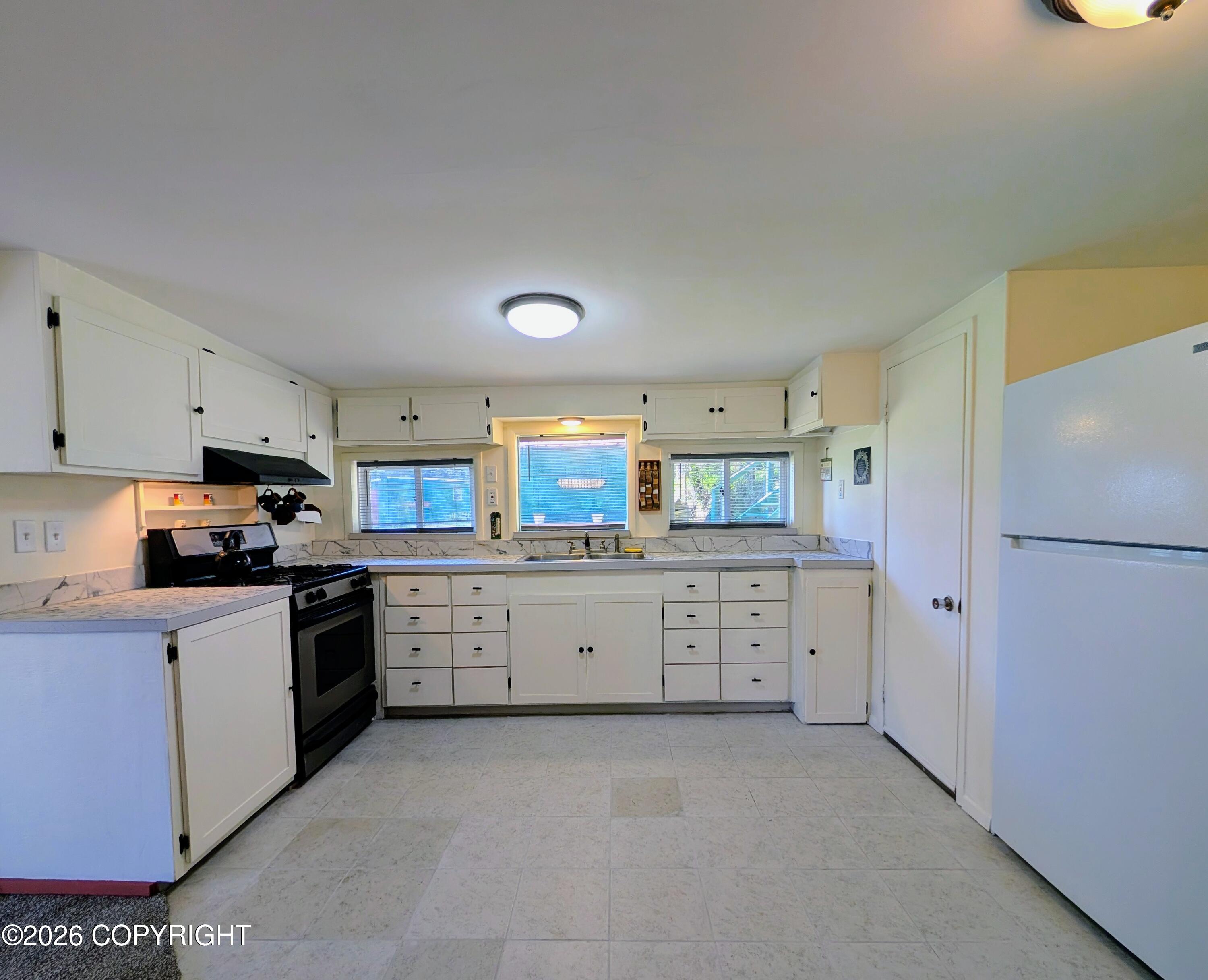 16027 Tovarish Lane Property Photo 3