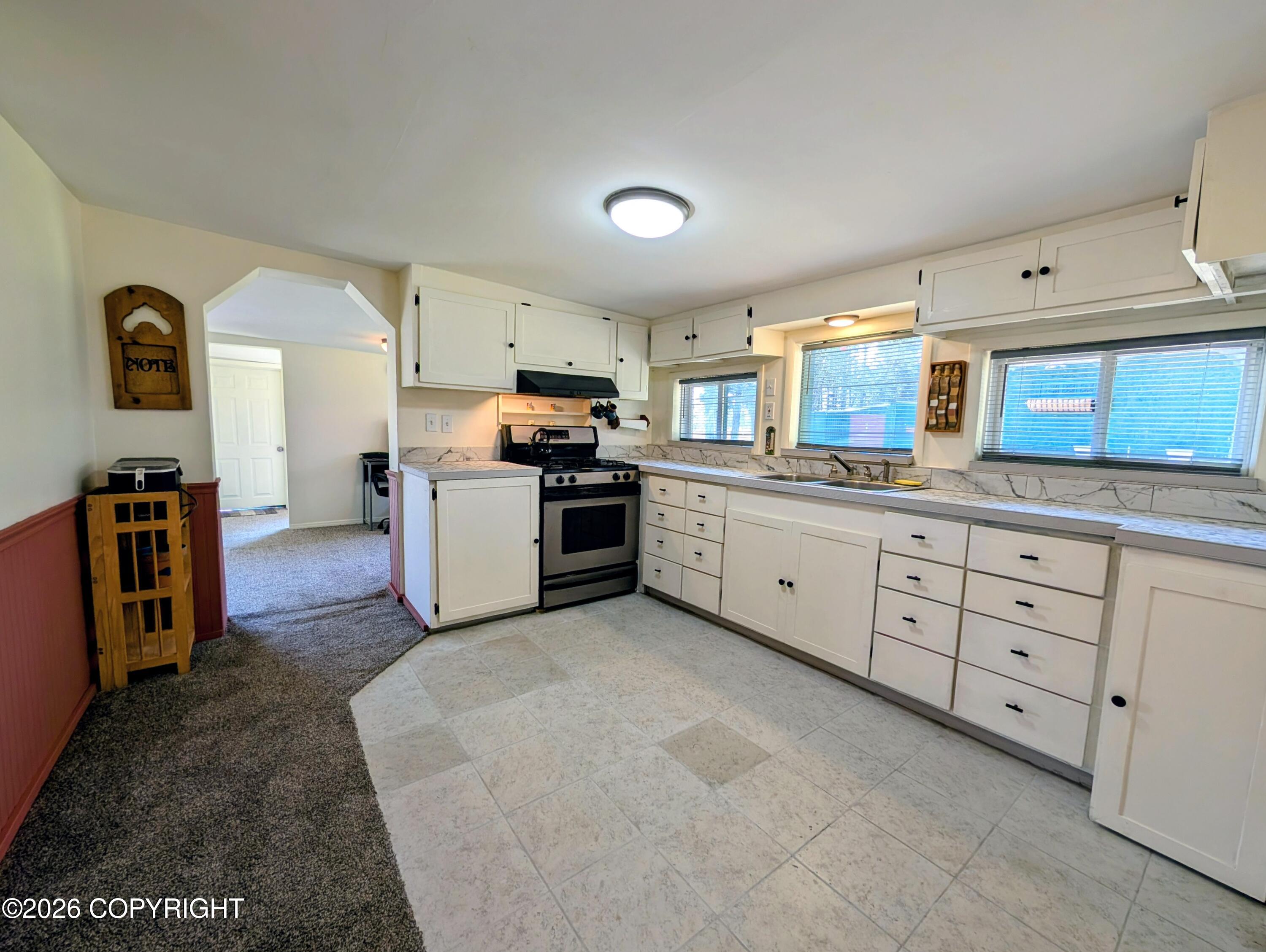 16027 Tovarish Lane Property Photo 4