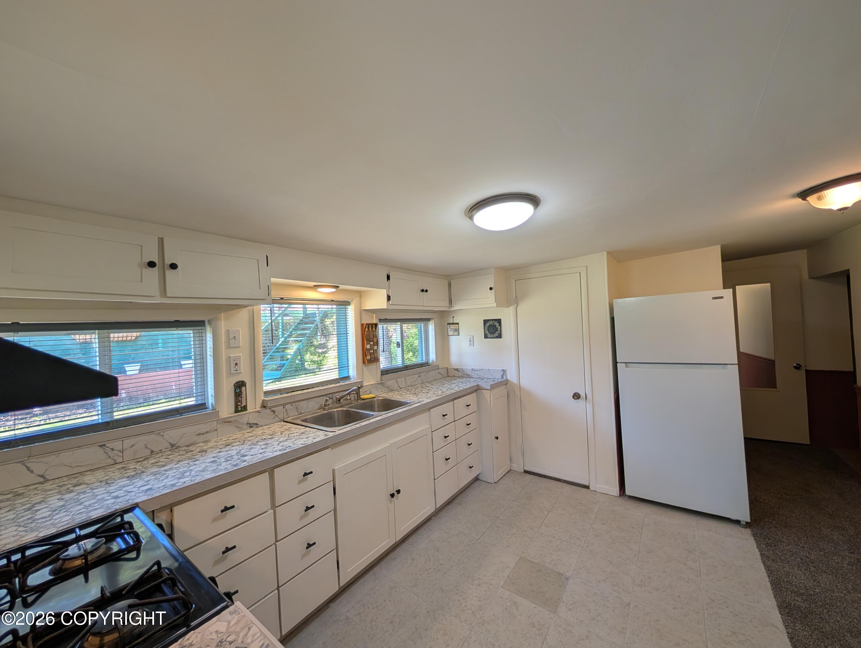 16027 Tovarish Lane Property Photo 5