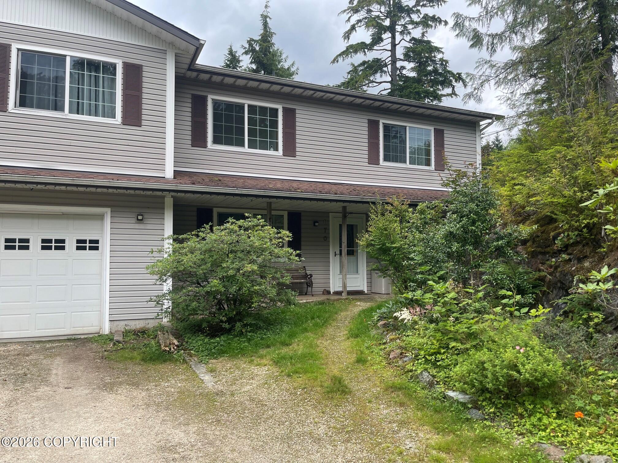 870 Summit Terrace Property Photo 2